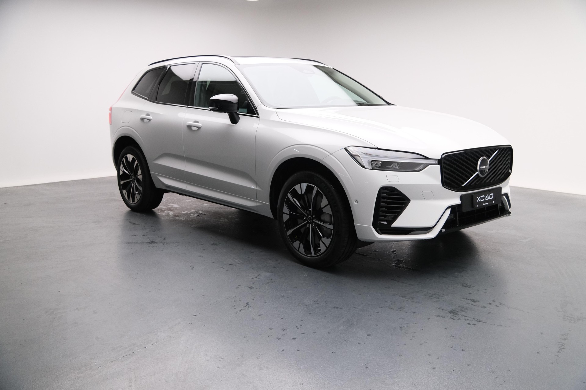 VOLVO XC60 2.0 T6 TE Ultra Dark eAWD-image-28