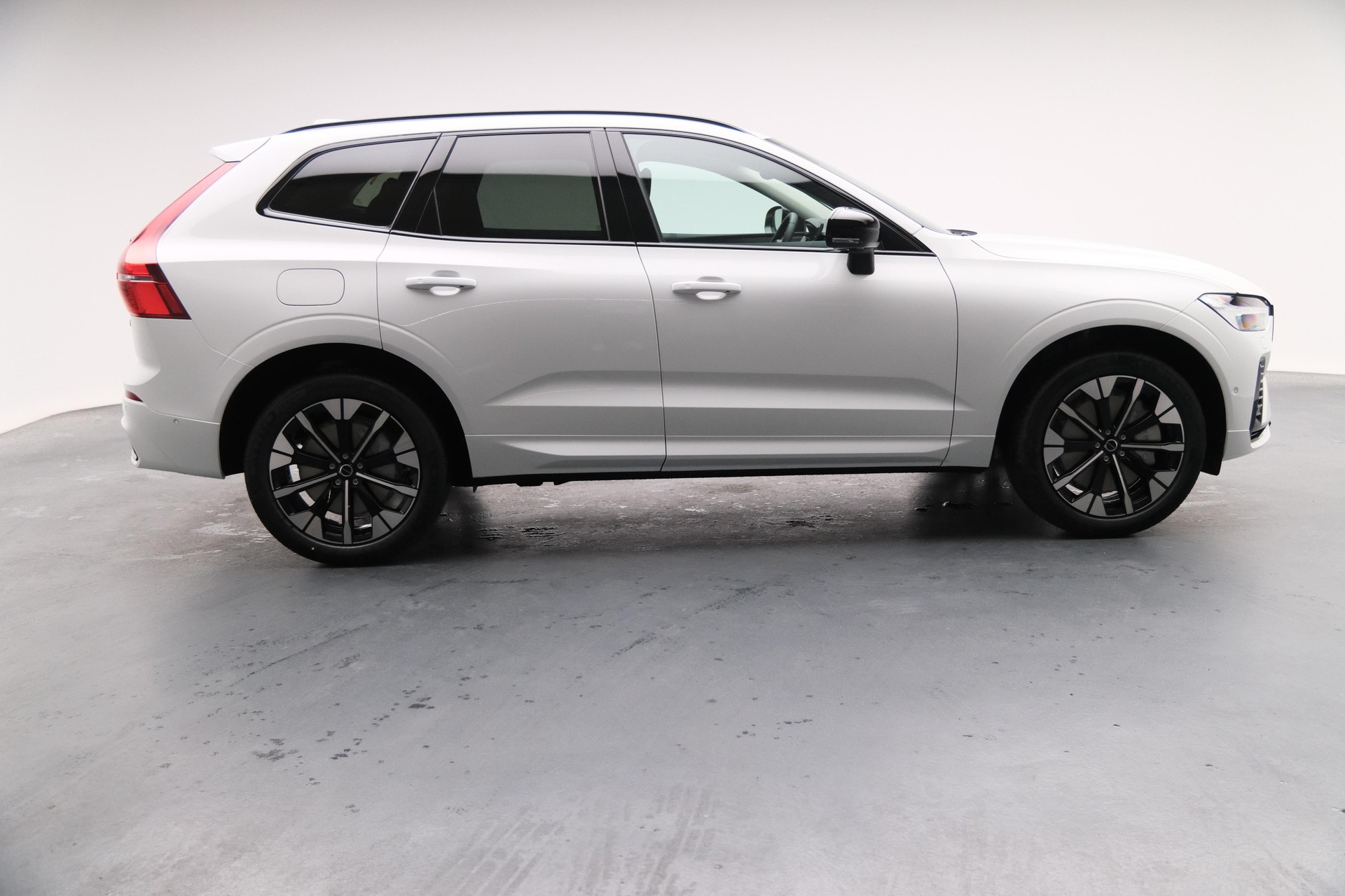 VOLVO XC60 2.0 T6 TE Ultra Dark eAWD-image-27
