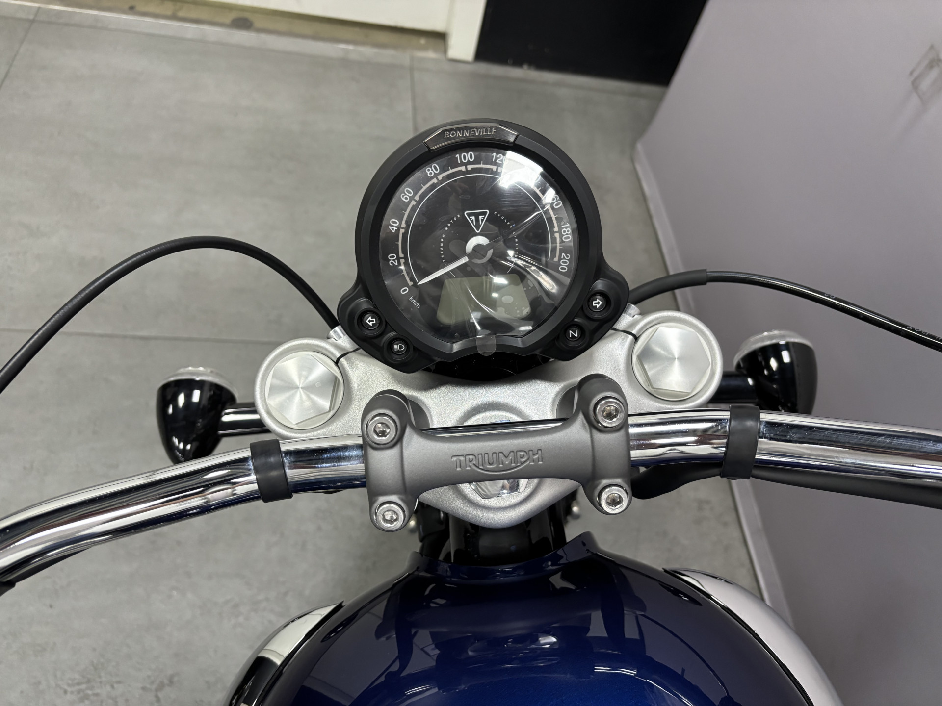 TRIUMPH Bonneville Speedmaster 1200-image-6