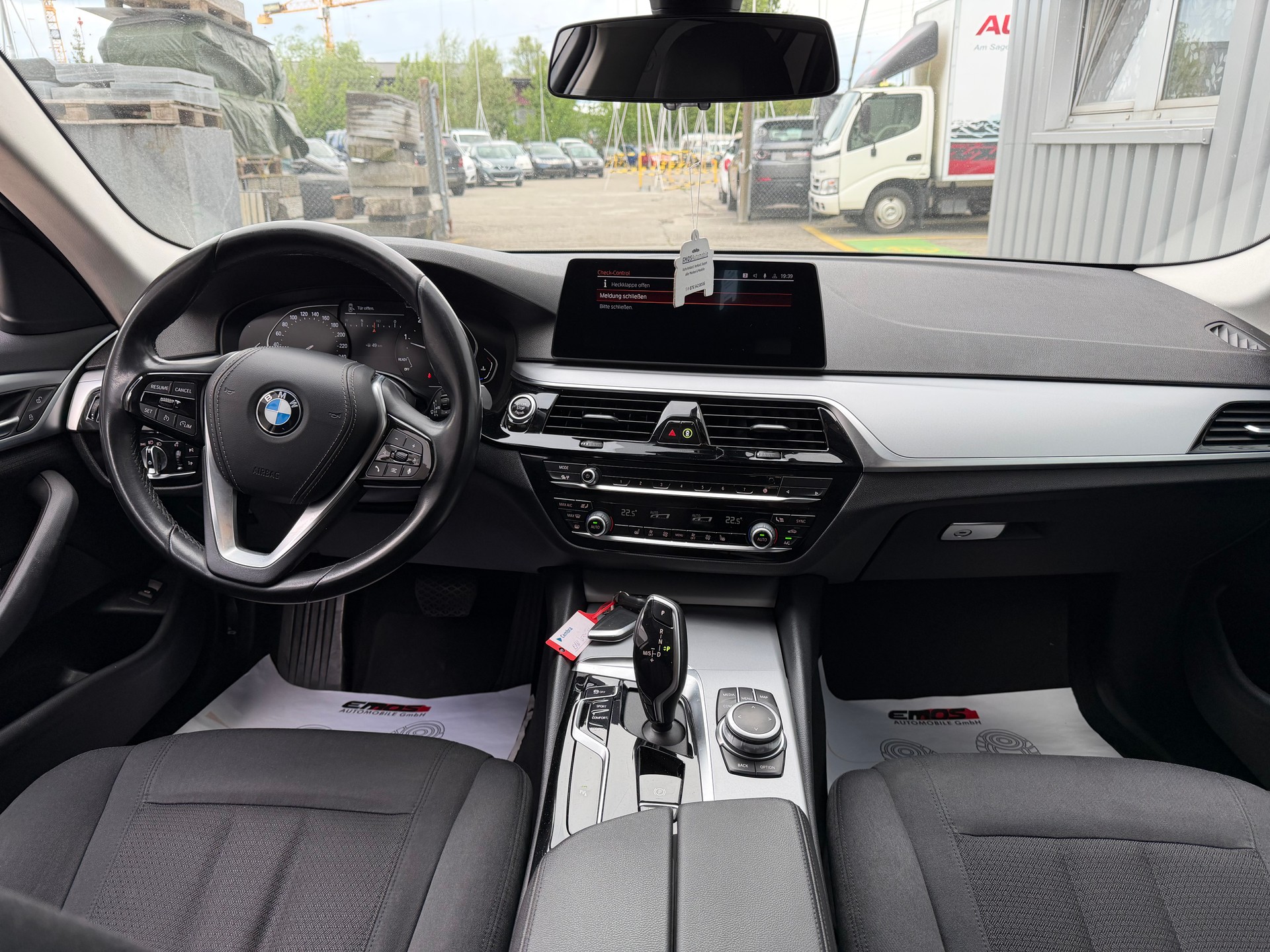 BMW 520d xDrive 48V Touring Steptronic-image-7