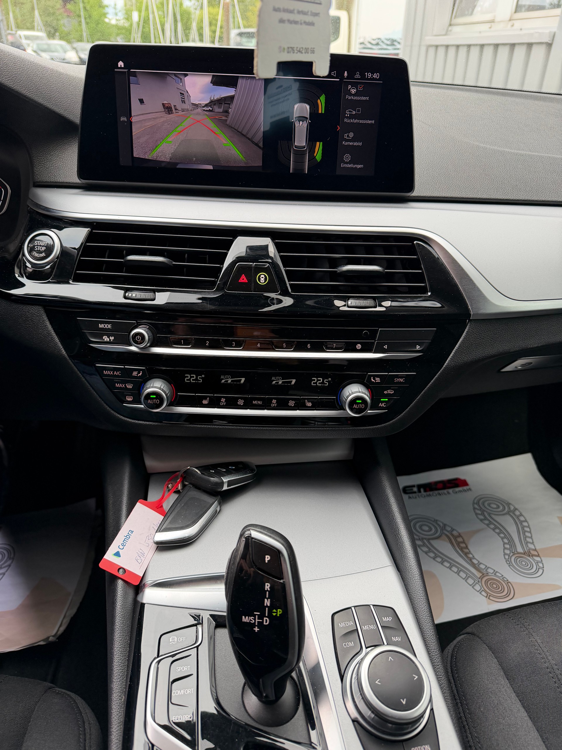 BMW 520d xDrive 48V Touring Steptronic-image-11