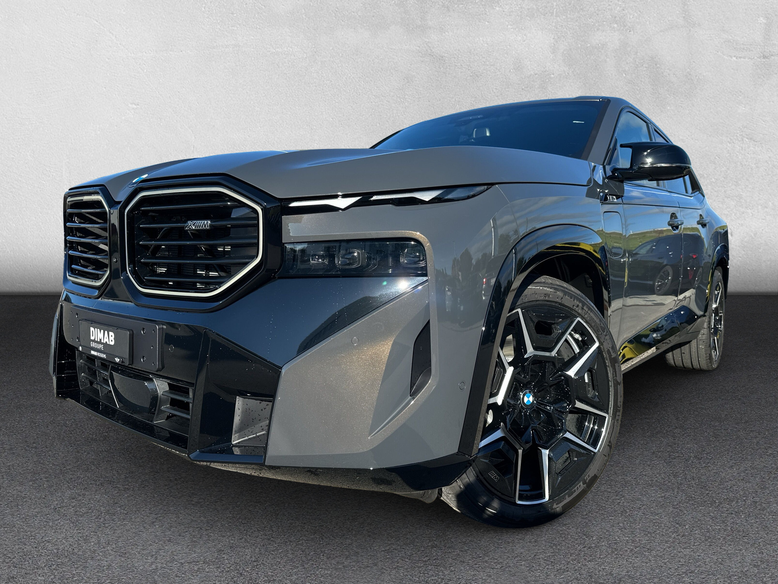 BMW XM xDrive 50e PHEV Steptronic-image-7
