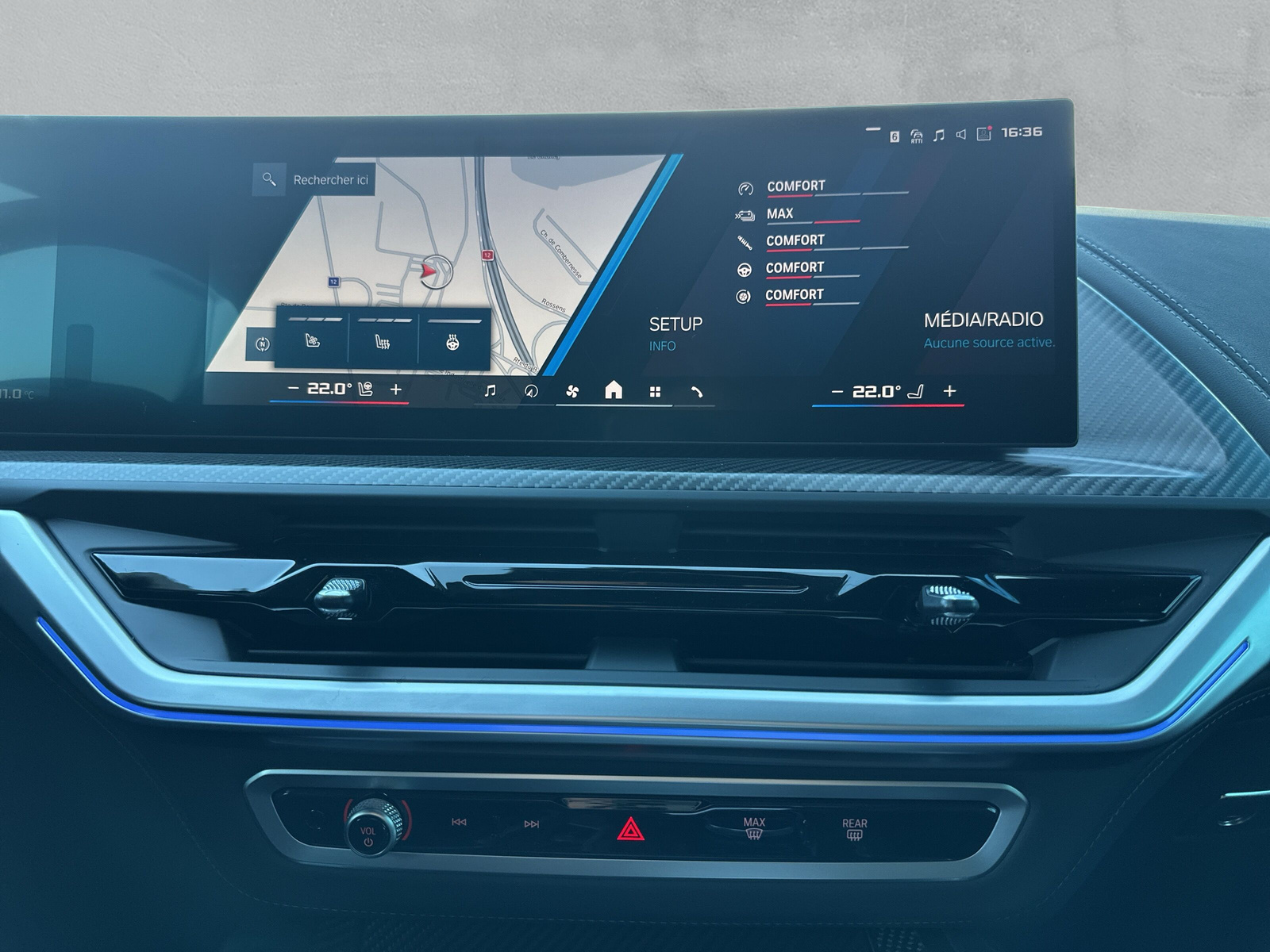 BMW XM xDrive 50e PHEV Steptronic-image-12