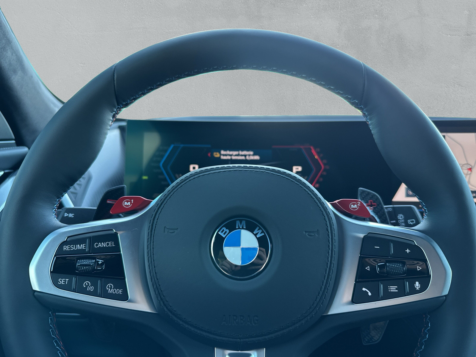 BMW XM xDrive 50e PHEV Steptronic-image-17