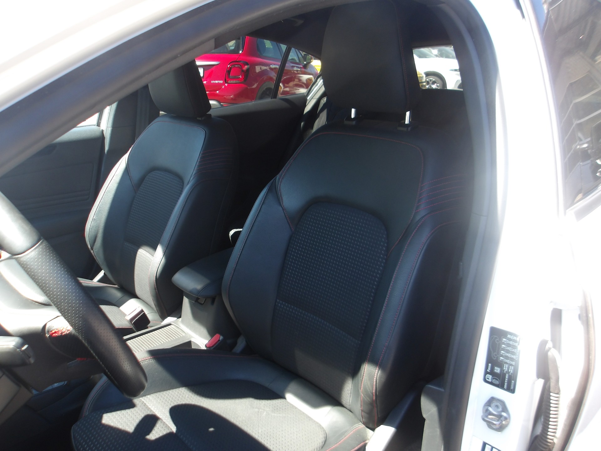 FORD Focus 1.0 SCTi Business-image-8