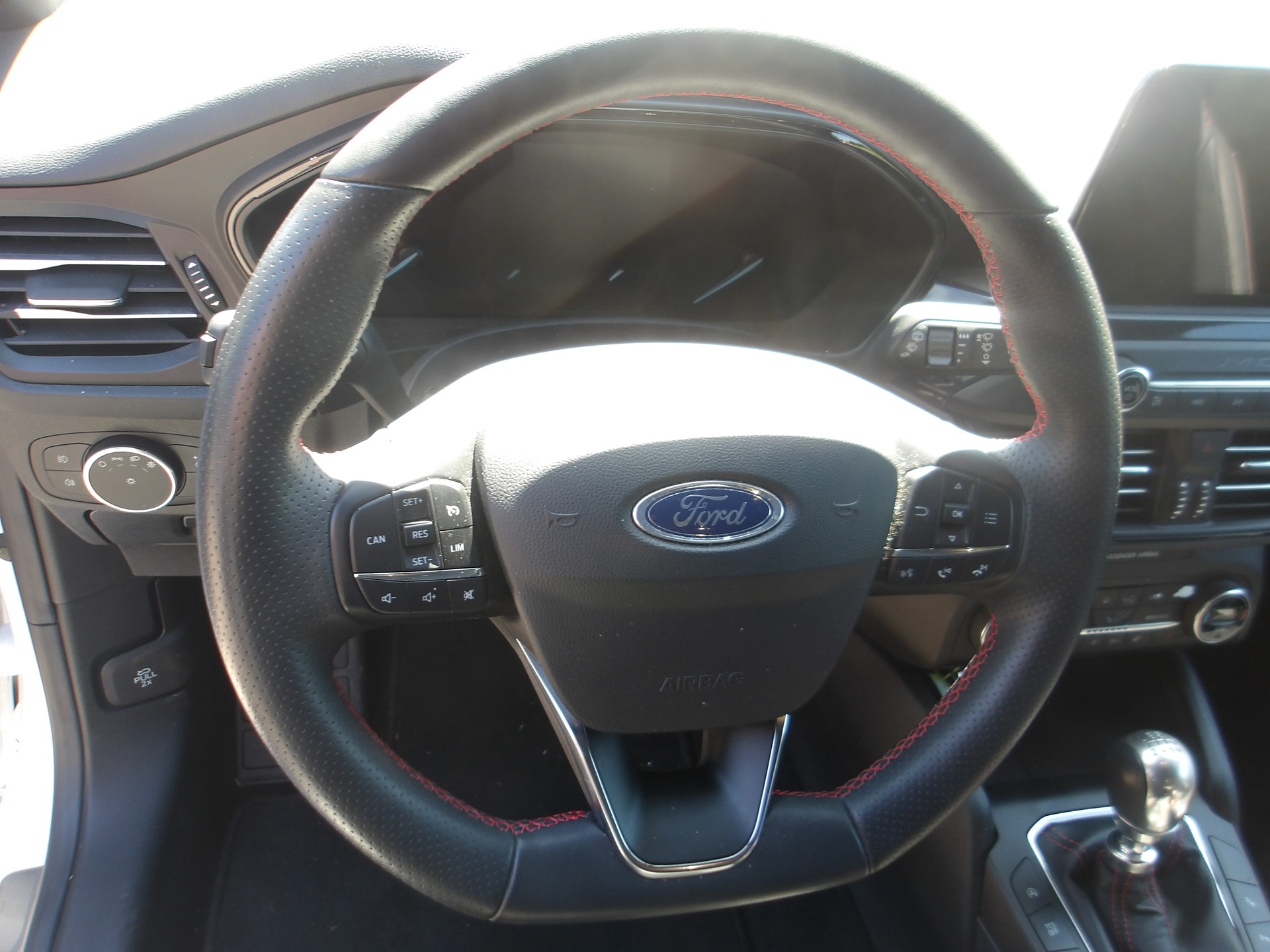 FORD Focus 1.0 SCTi Business-image-12