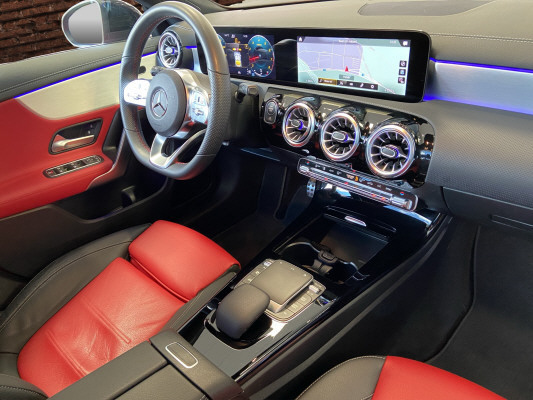 MERCEDES-BENZ CLA 200 8G AMG Line 4M-image-13