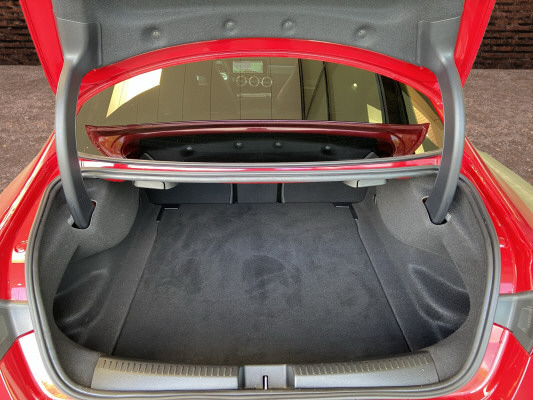 MERCEDES-BENZ CLA 200 8G AMG Line 4M-image-6