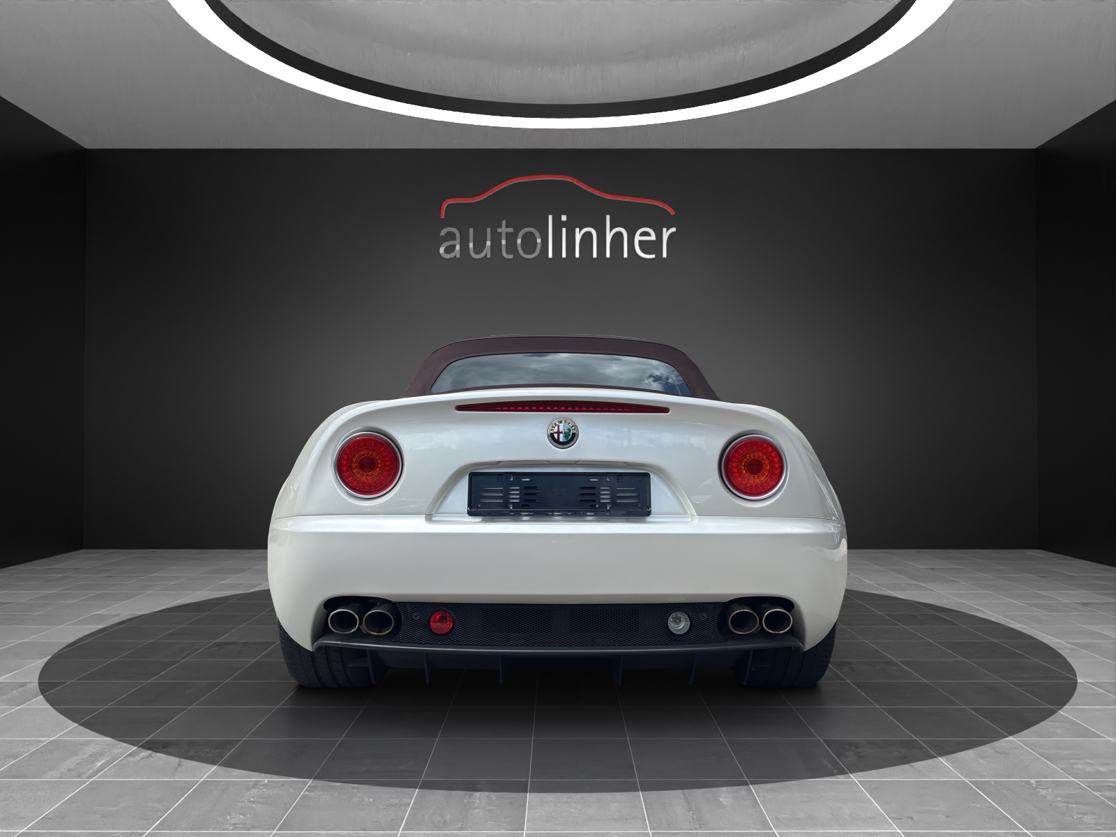 ALFA ROMEO 8C Spider-showroom-element-3