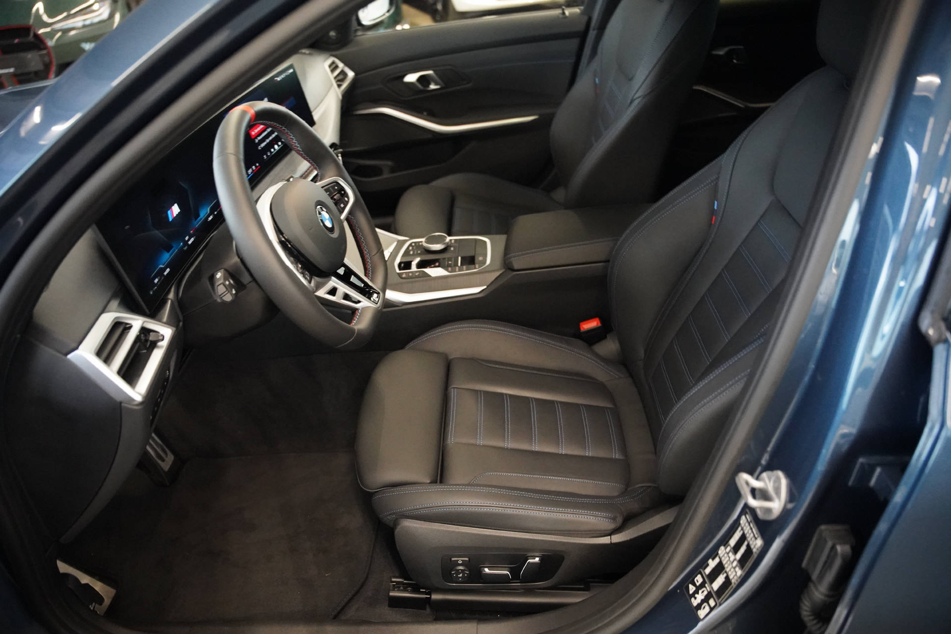 BMW M340d xDrive 48V Touring Steptronic M Sport Pro LCI-image-7