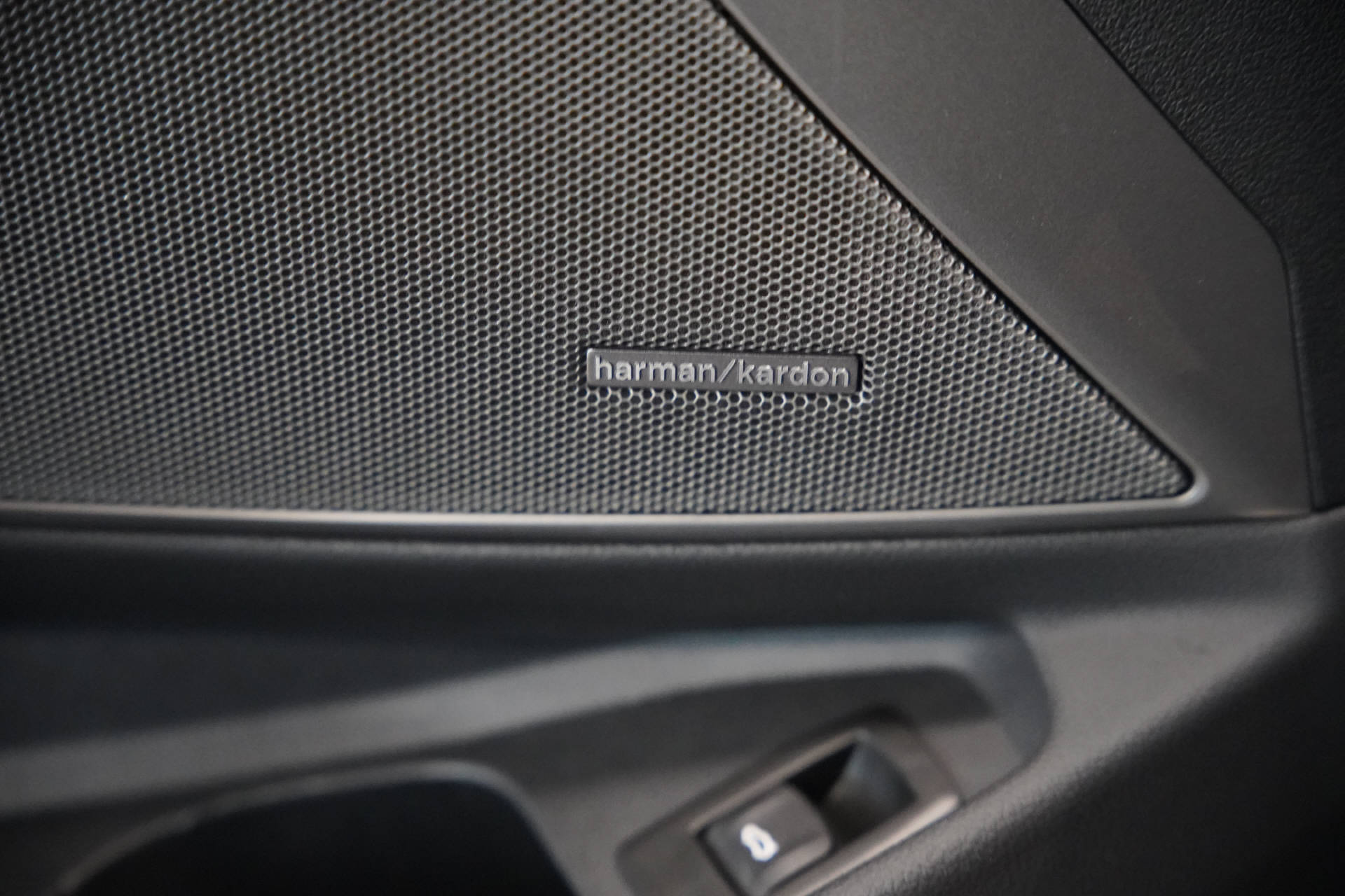BMW M340d xDrive 48V Touring Steptronic M Sport Pro LCI-image-15
