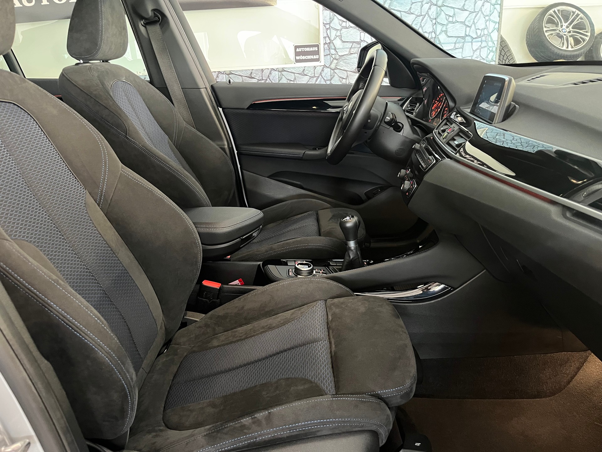 BMW X1 sDrive 18i M Sport-image-8