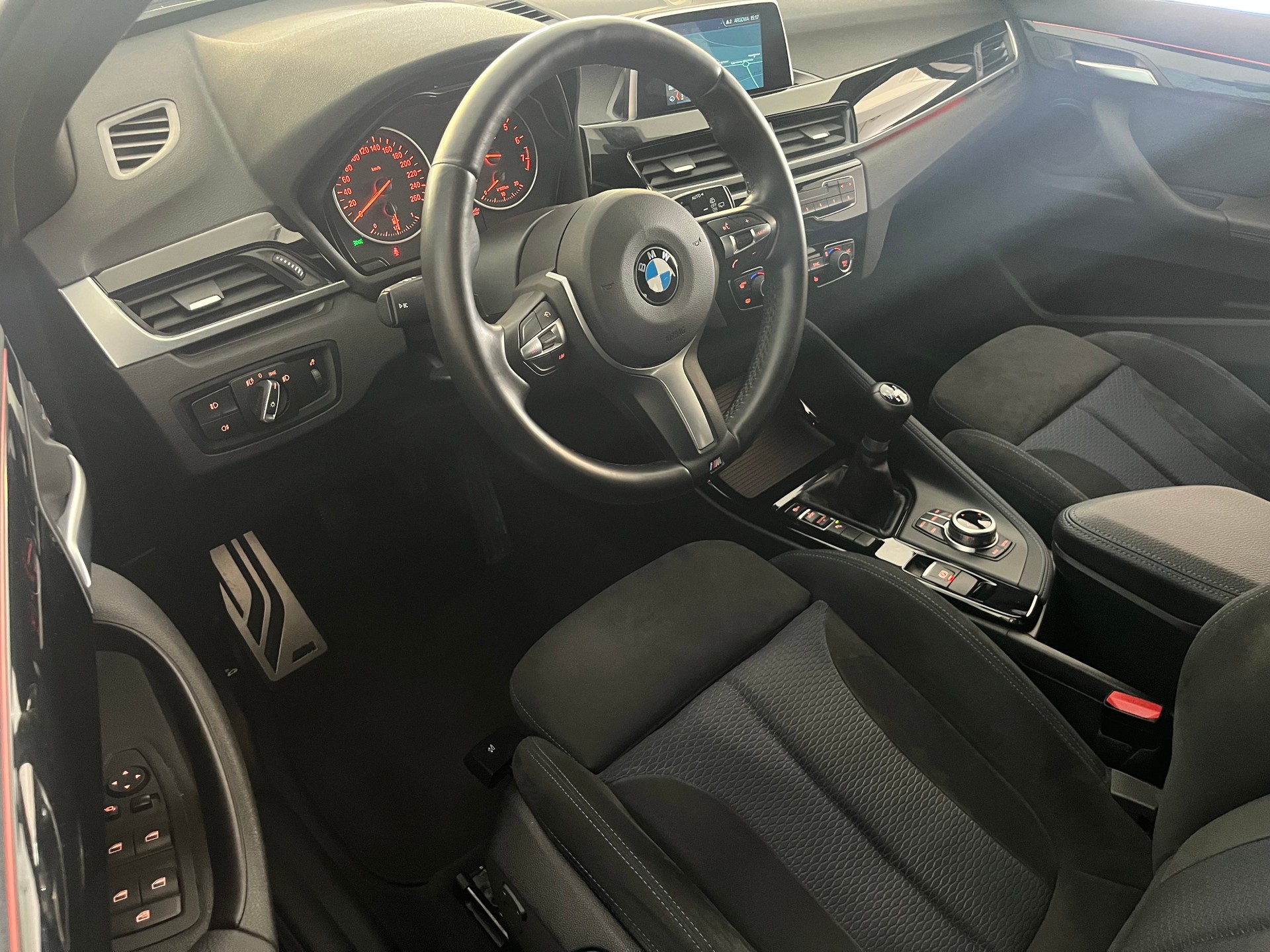 BMW X1 sDrive 18i M Sport-image-9