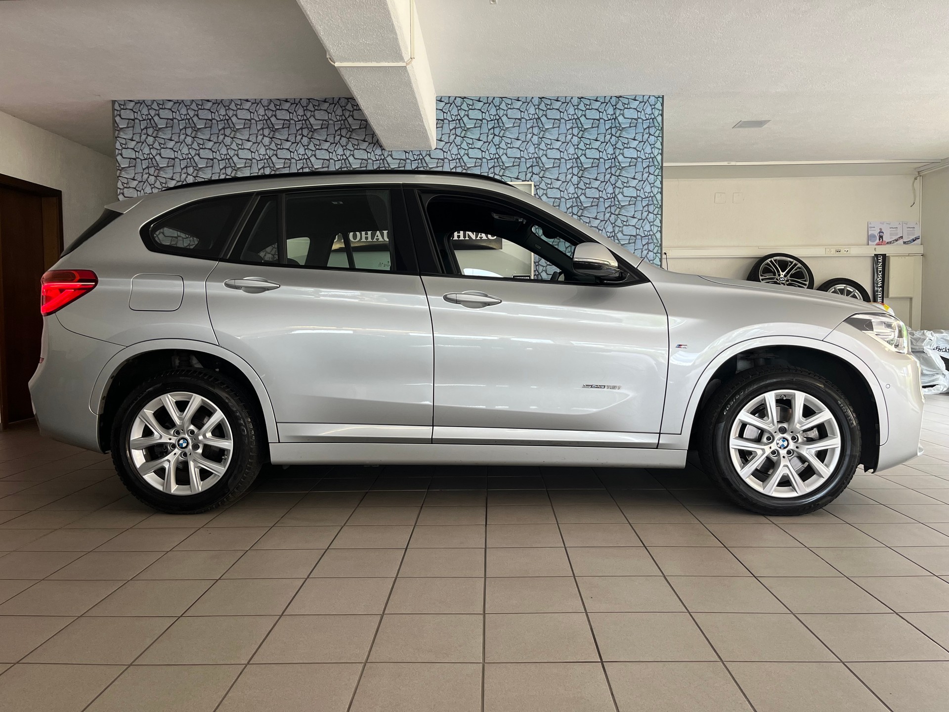 BMW X1 sDrive 18i M Sport-image-2