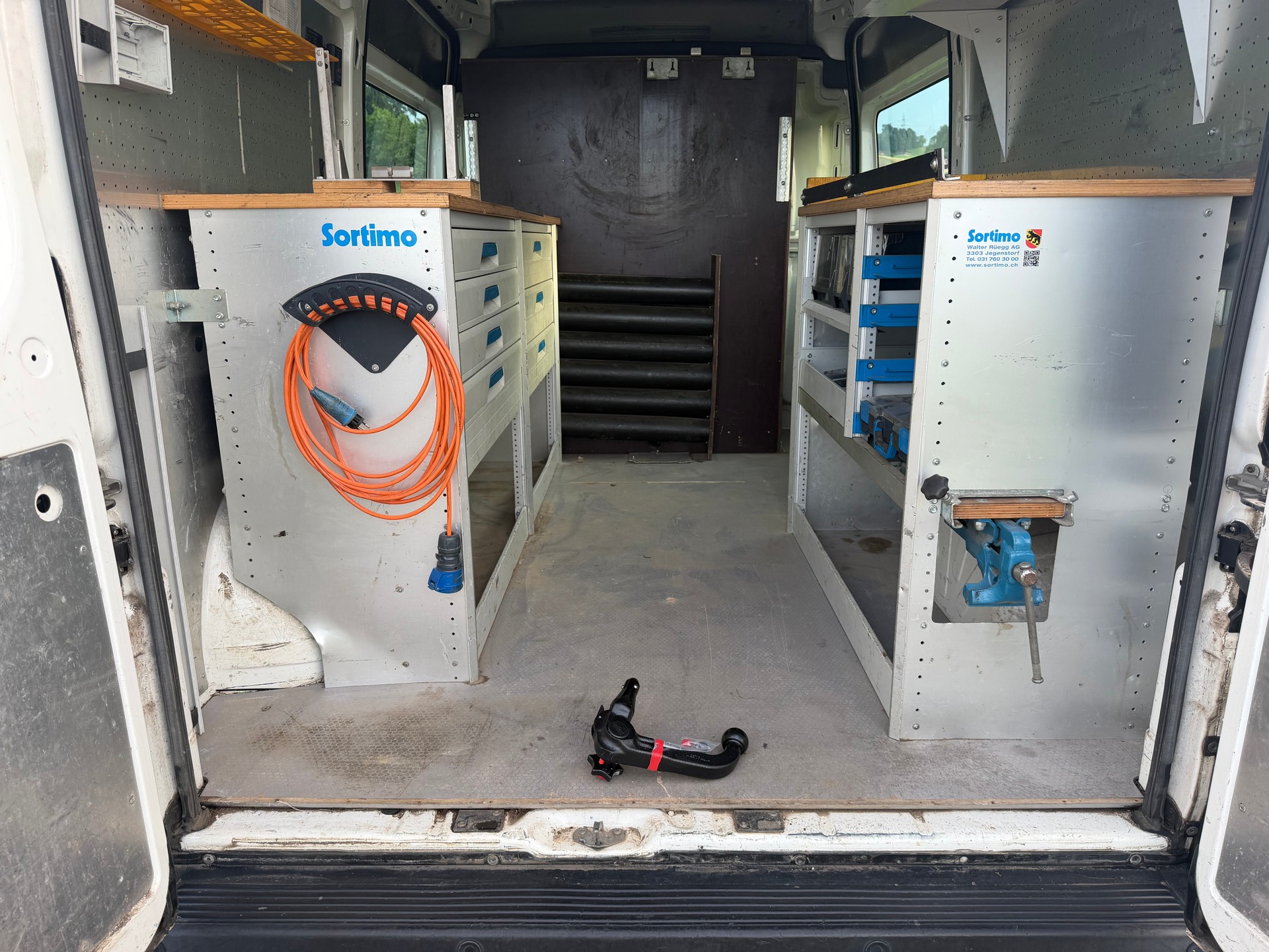 PEUGEOT Boxer 2.2 HDI 335 Premium L2H2-image-14