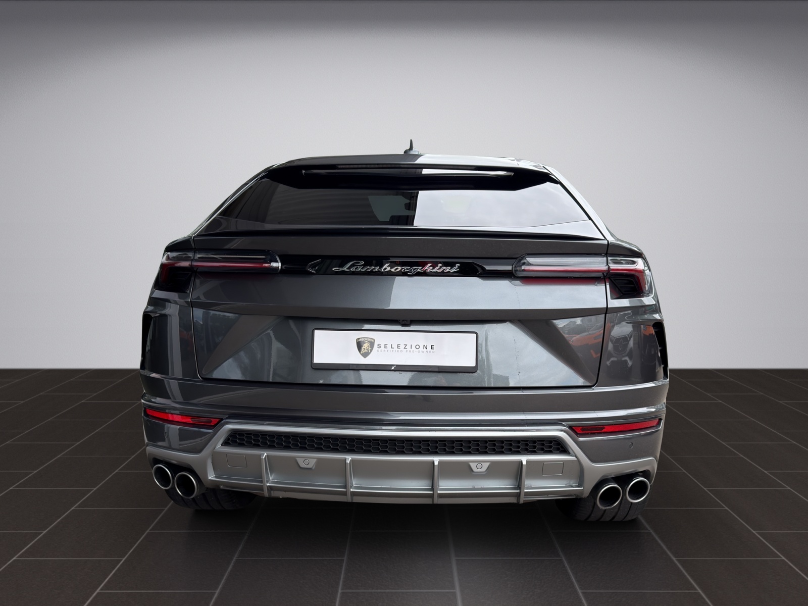 LAMBORGHINI Urus MY20-showroom-element-3