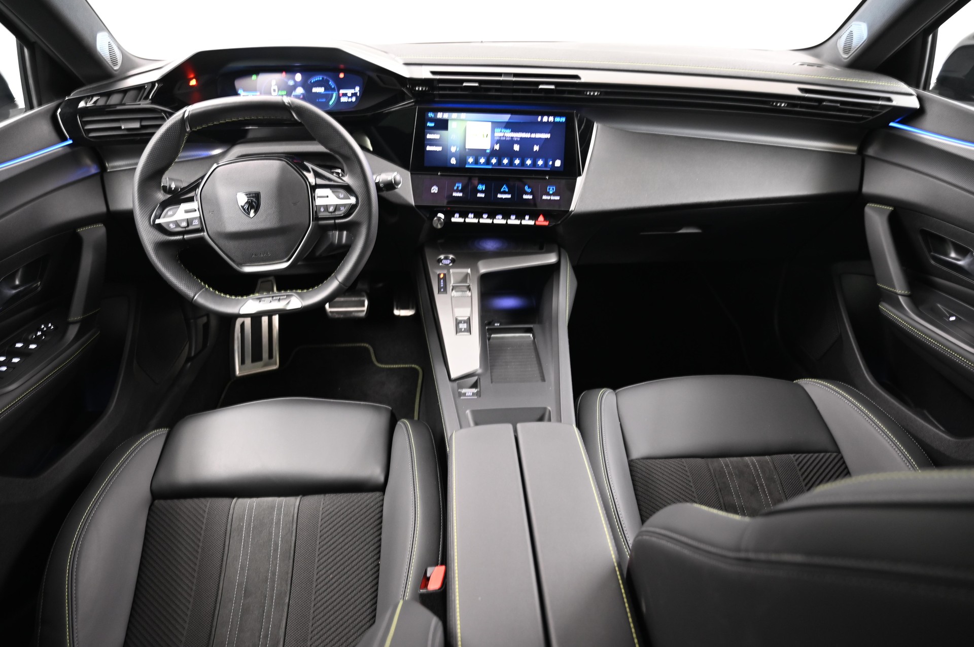 PEUGEOT 308 1.6 PHEV 225 GT-image-7