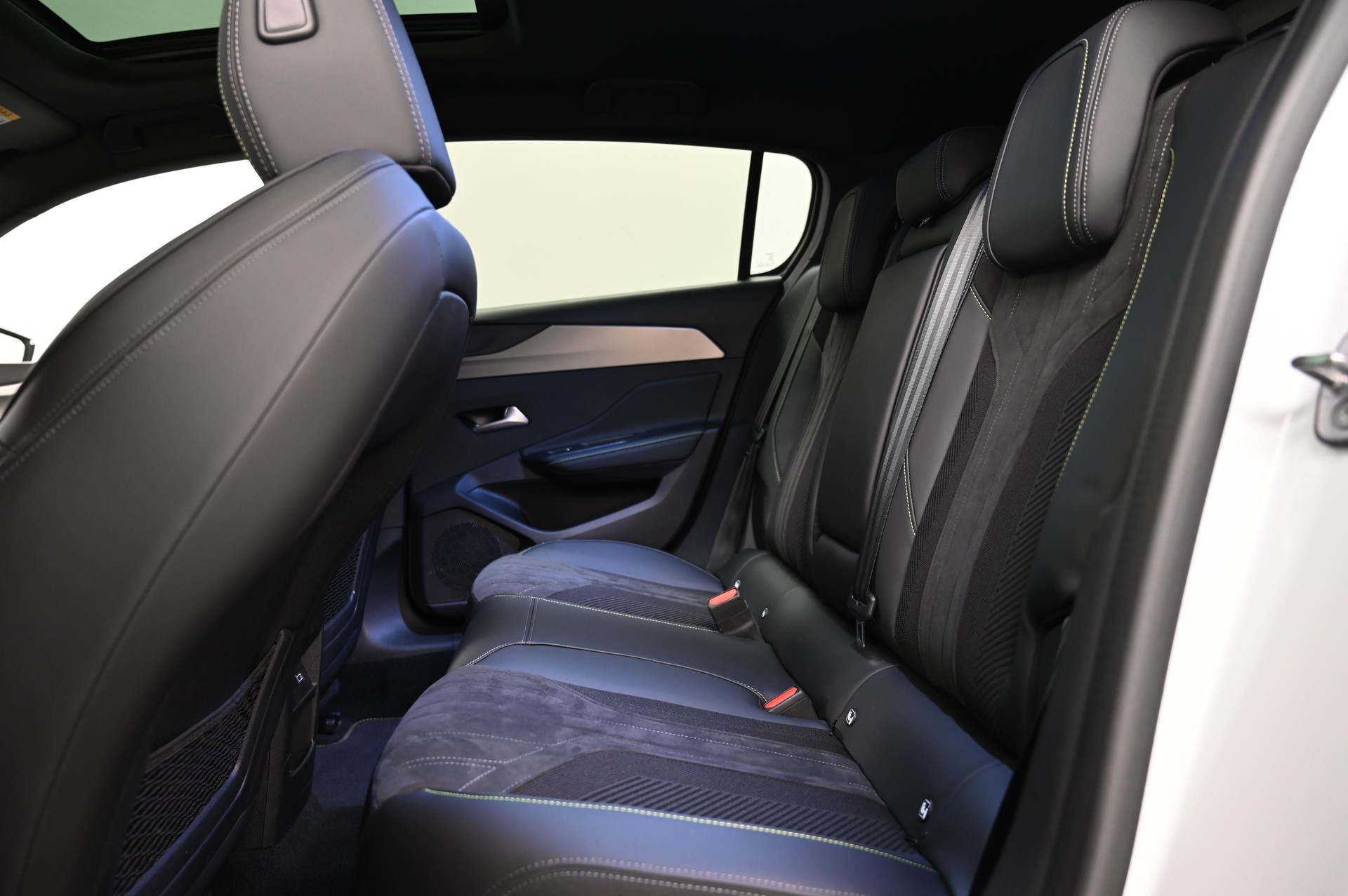 PEUGEOT 308 1.6 PHEV 225 GT-image-5