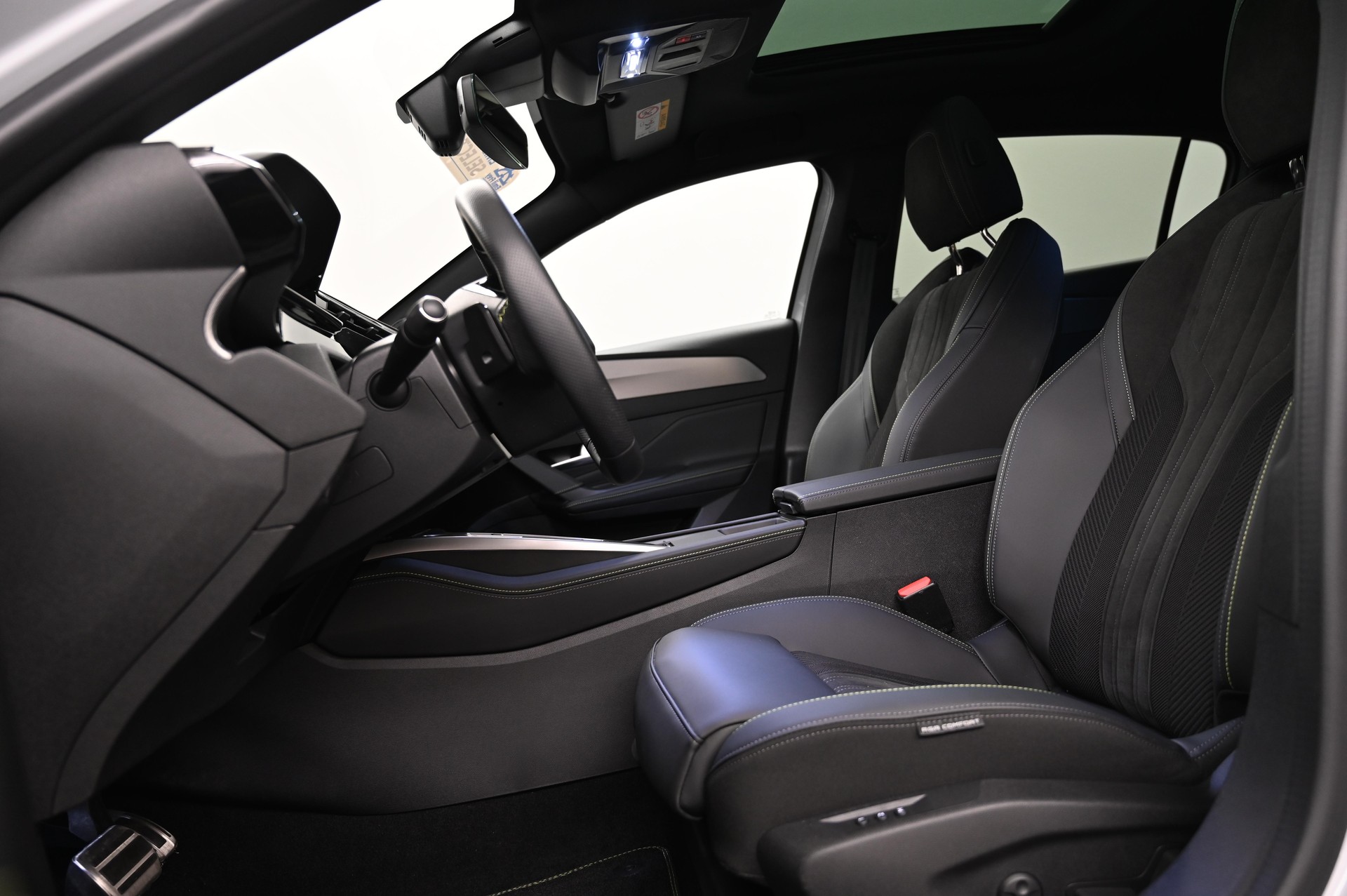 PEUGEOT 308 1.6 PHEV 225 GT-image-4