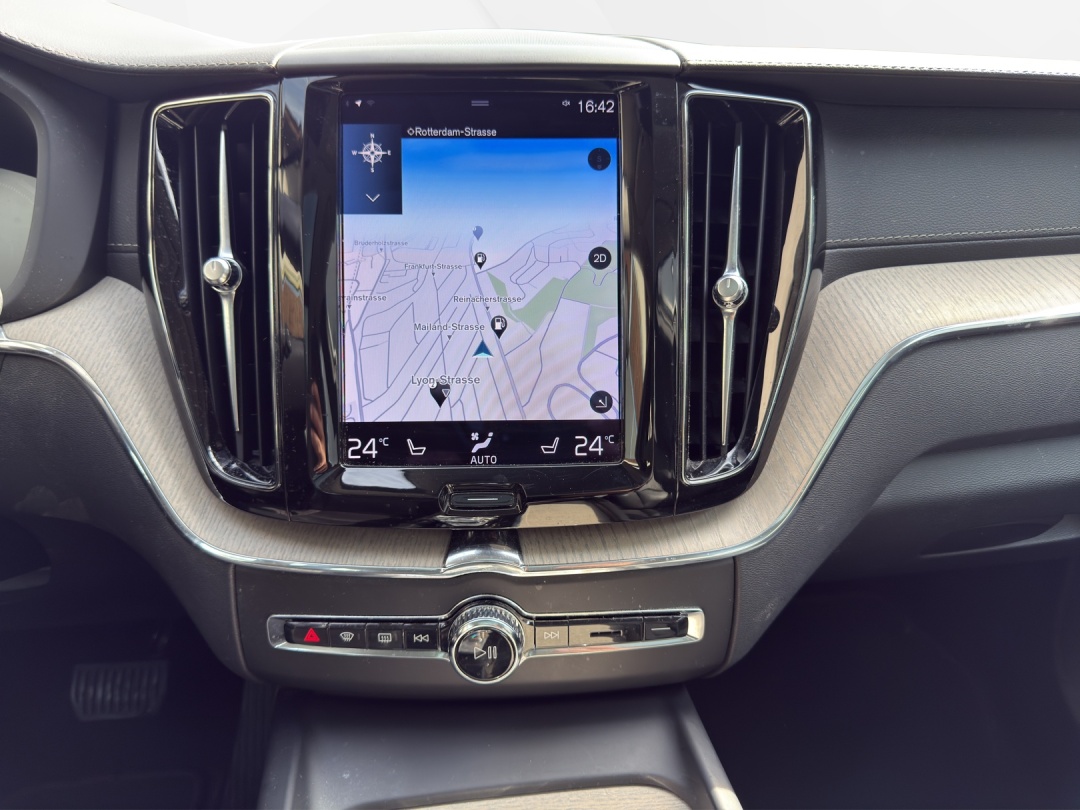 VOLVO XC60 T8 eAWD Inscription Geartronic-image-13