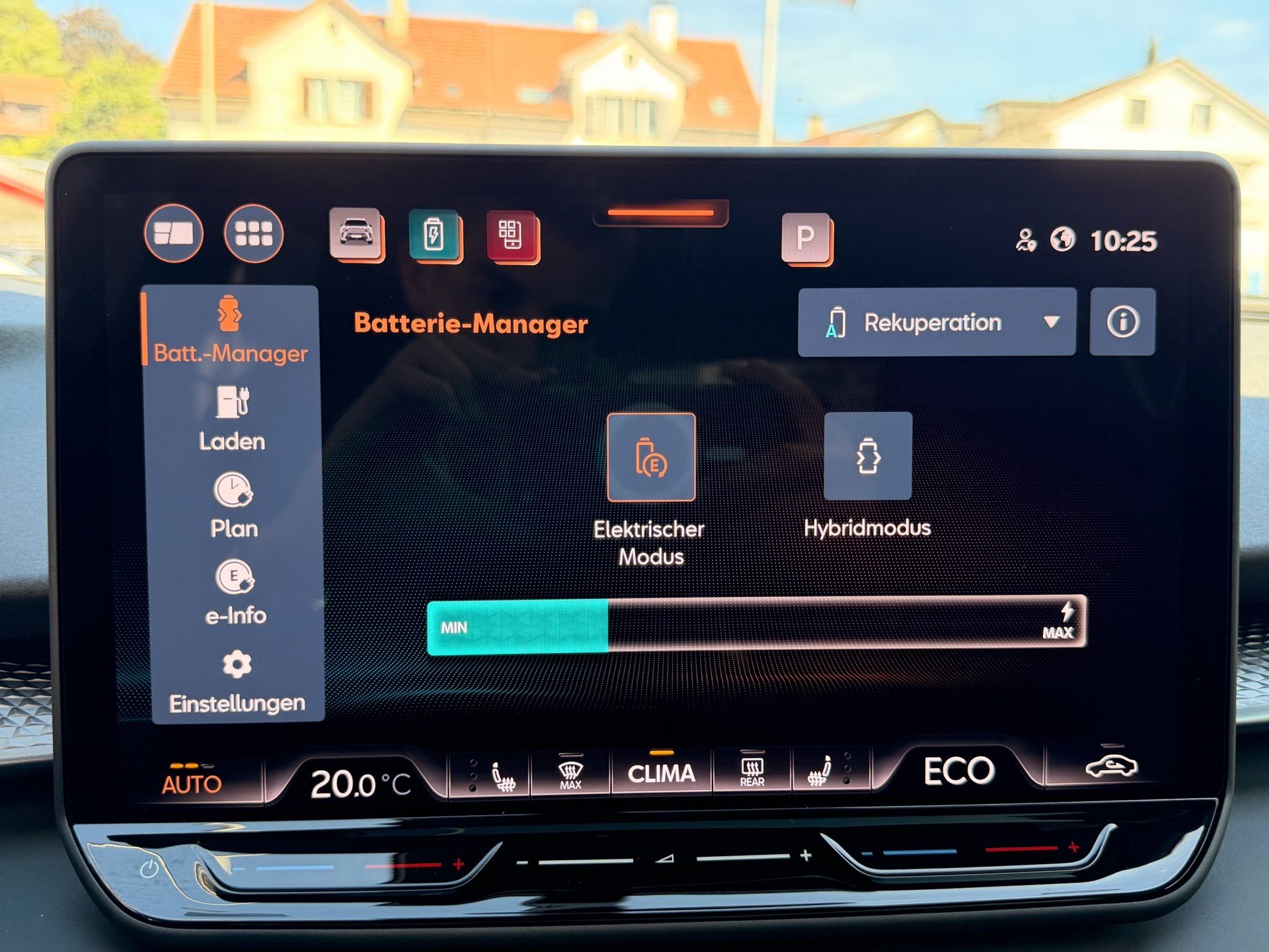 CUPRA Terramar 1.5 e-Hybrid 204 PS *** ANHÄNGERKUPPLUNG & PANORAMADACH ***-image-14