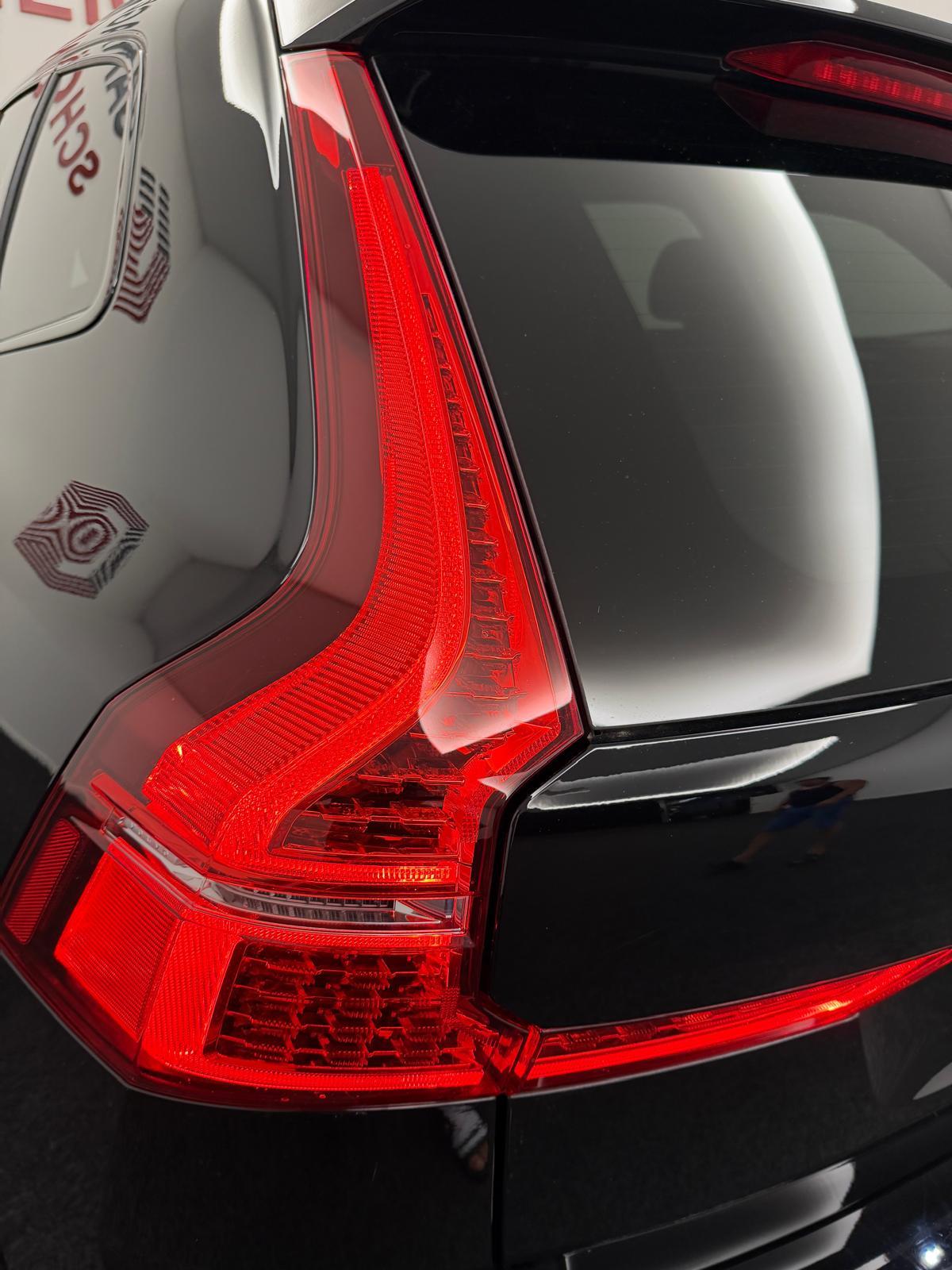 VOLVO XC60 2.0 T8 TE R-Design eAWD-image-8