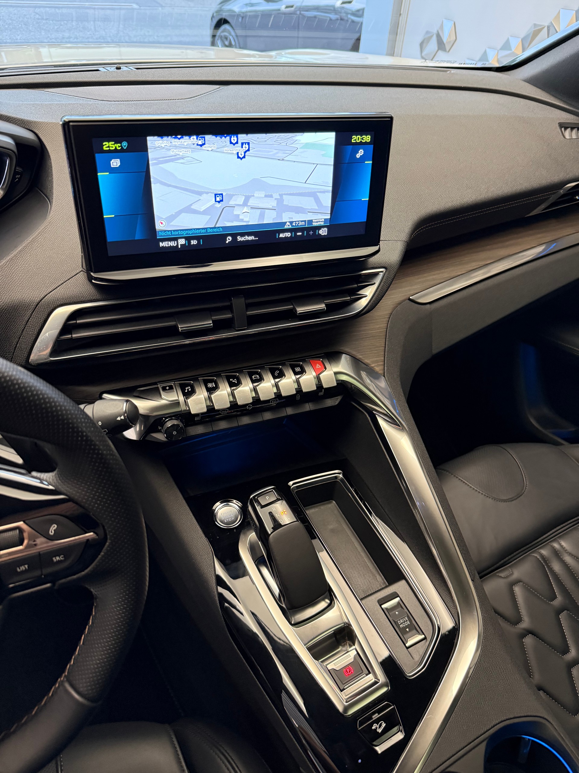 PEUGEOT 3008 300e Hybrid4 GT Pack EAT8-image-5