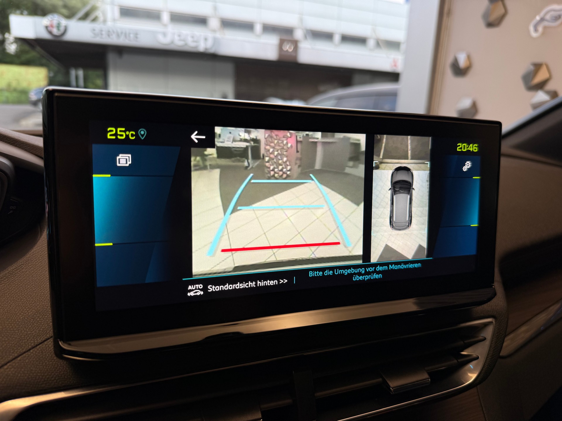 PEUGEOT 3008 300e Hybrid4 GT Pack EAT8-image-18
