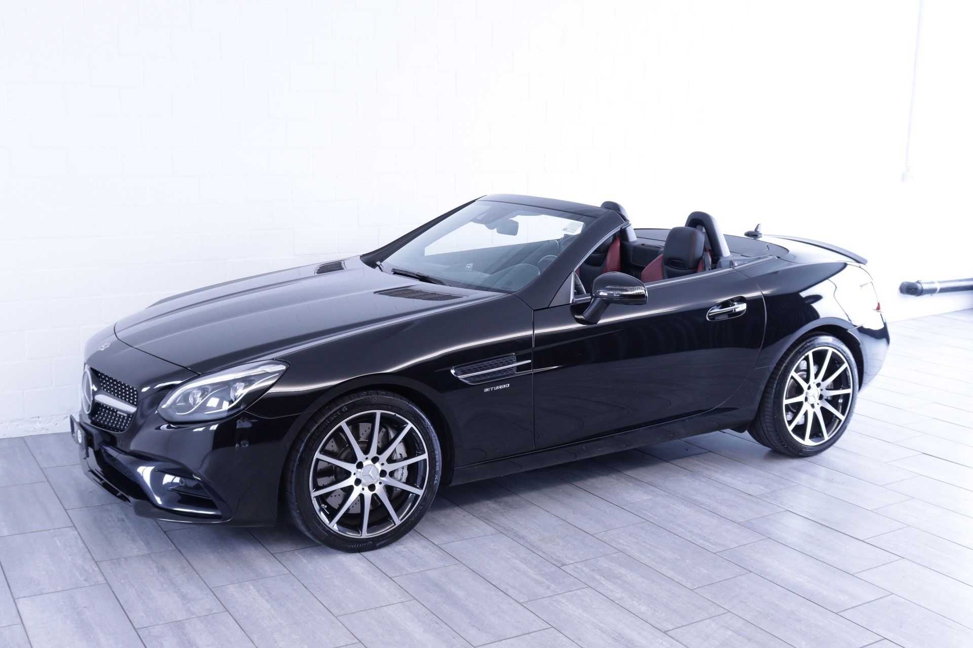 MERCEDES-BENZ SLC 43 AMG Cabriolet-showroom-element-1