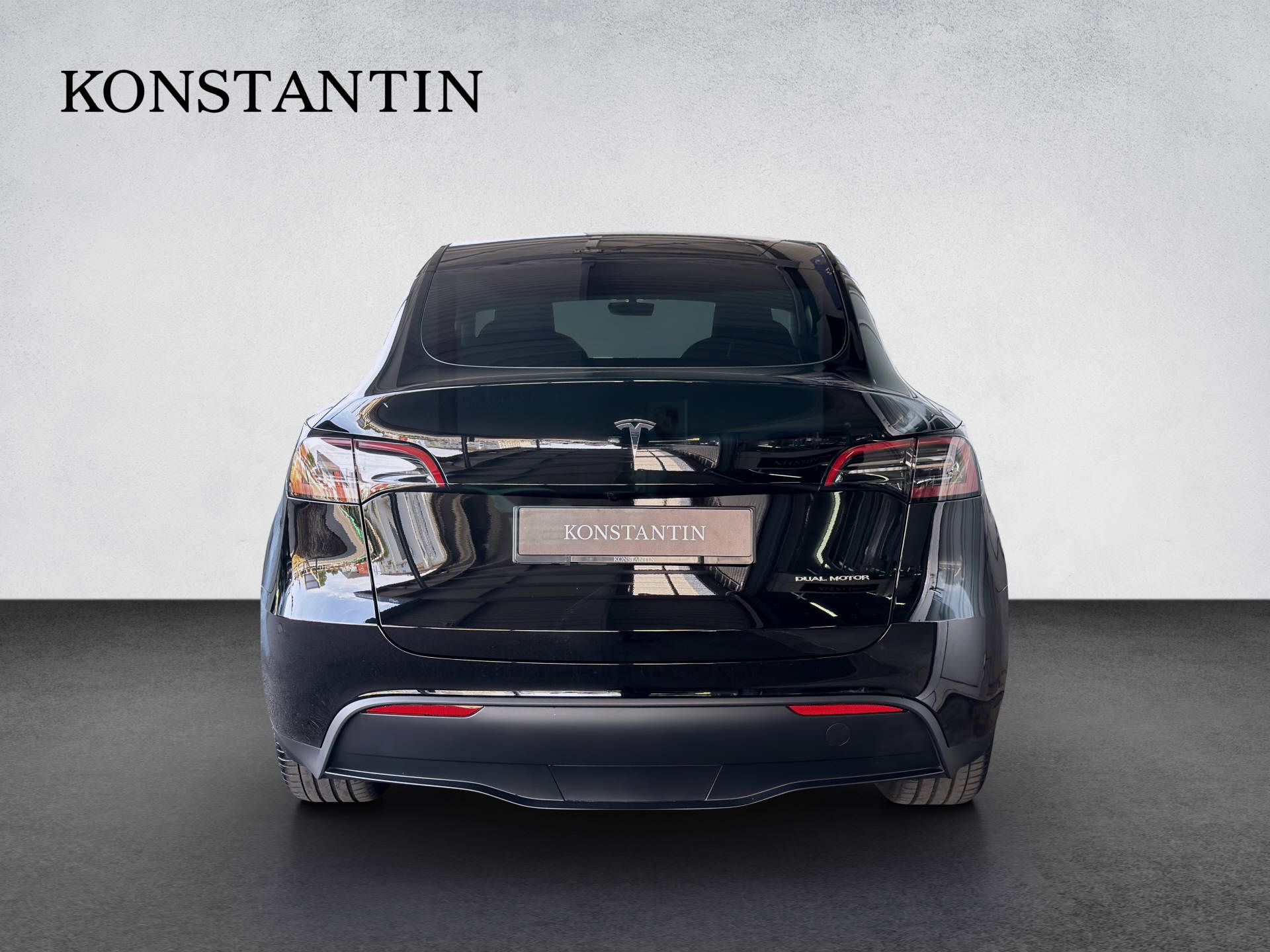 TESLA Model Y Long Range Dual Motor-image-4