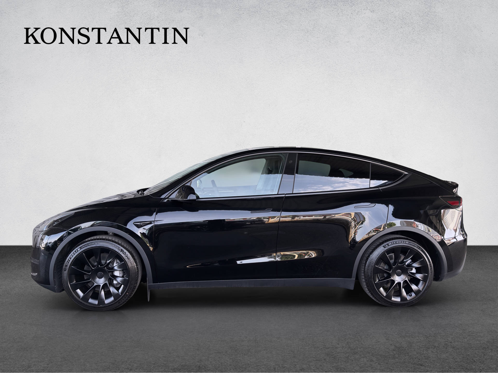 TESLA Model Y Long Range Dual Motor-image-2