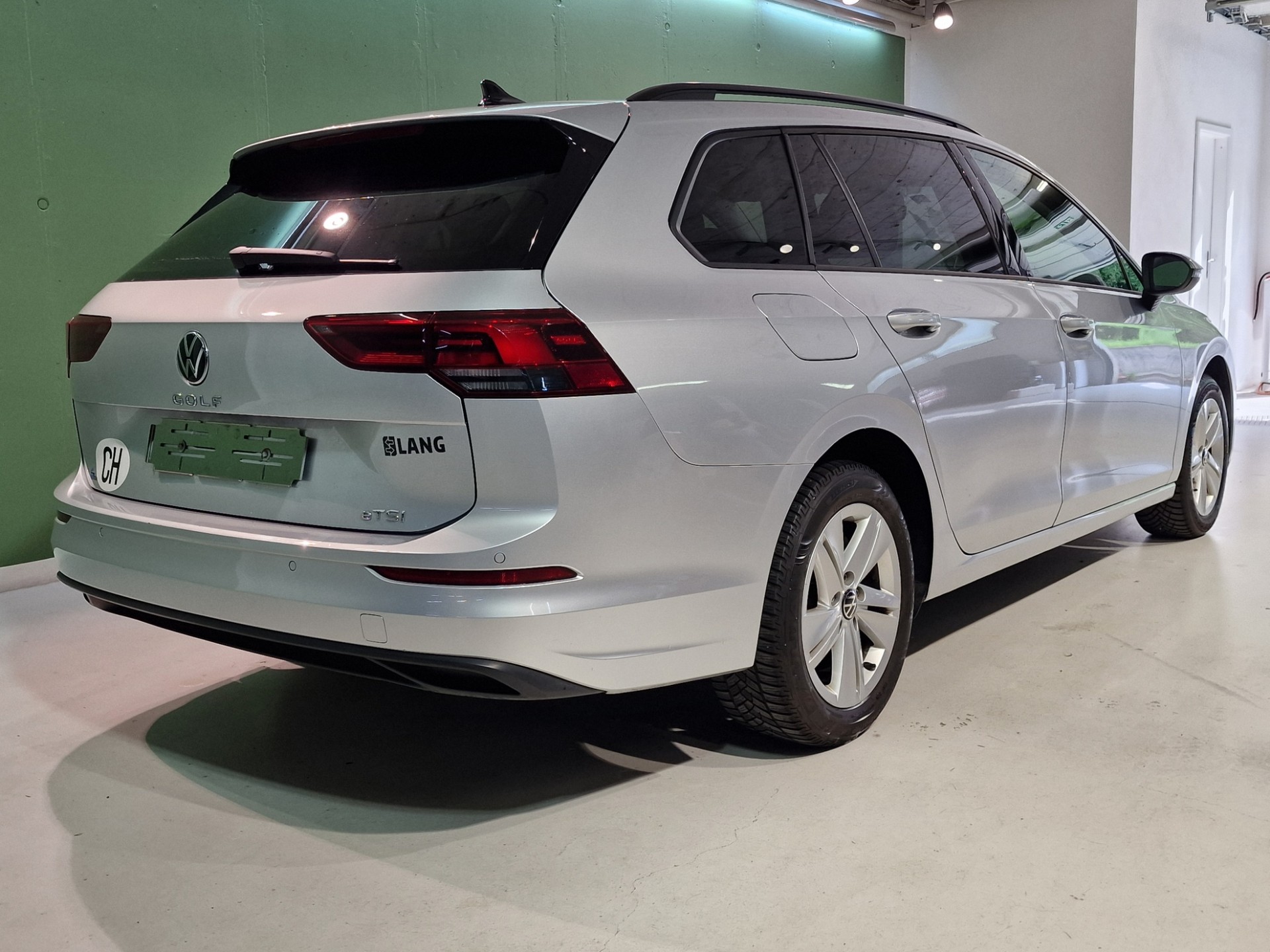 VW Golf Variant 1.5 TSI Life-image-3