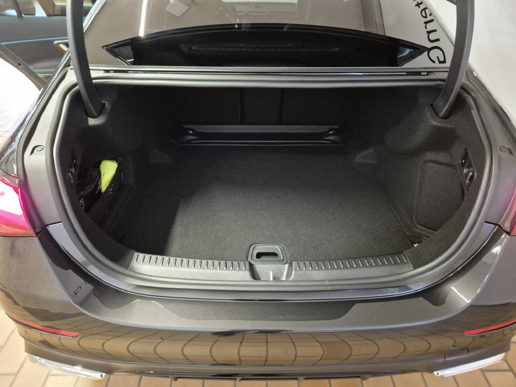 MERCEDES-BENZ E 450 d 4Matic AMG Line Limousine-showroom-element-3