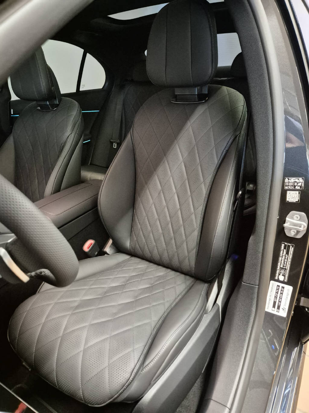 MERCEDES-BENZ E 450 d 4Matic AMG Line Limousine-image-5