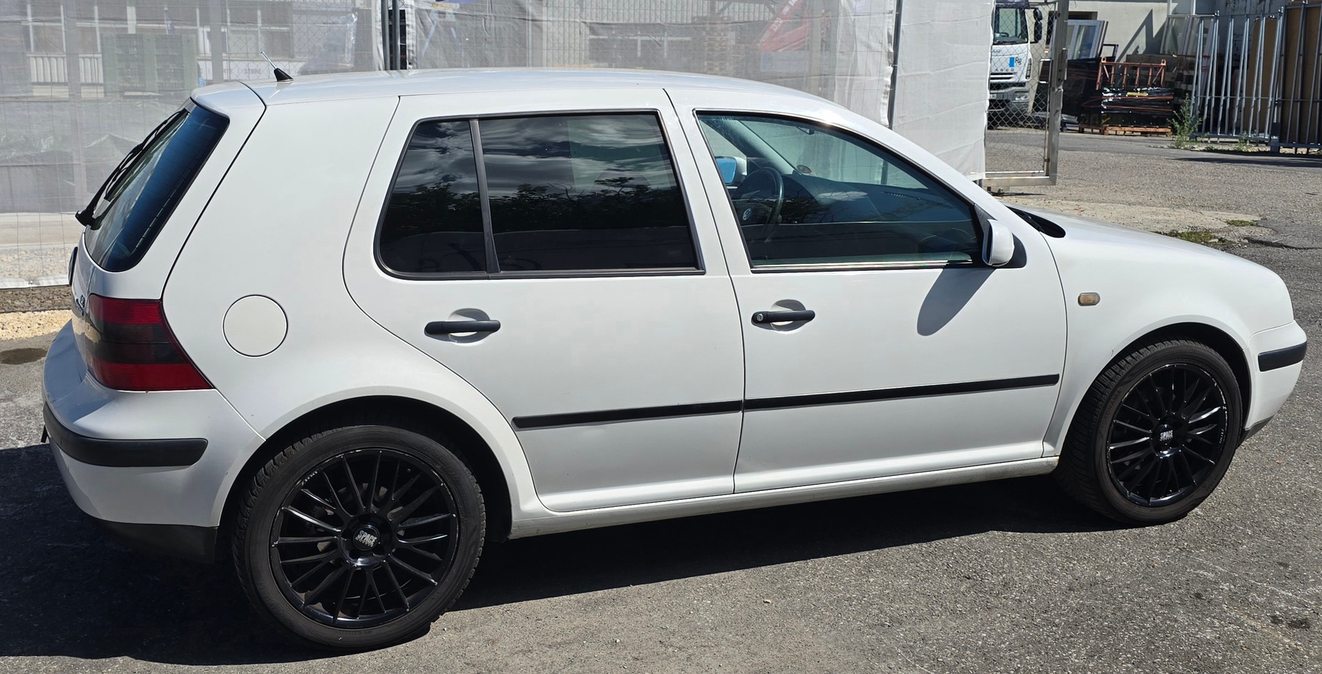 VW Golf 1.8 Comfortline 4Motion-image-5