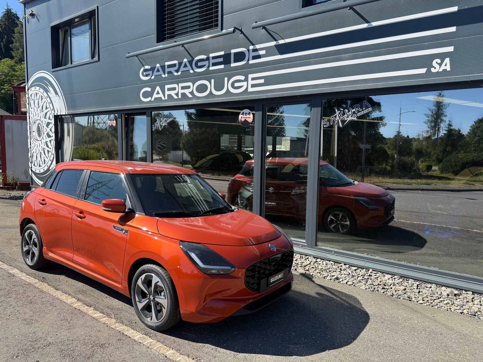 SUZUKI Swift 1.2 Sakura Top Hybrid CVT