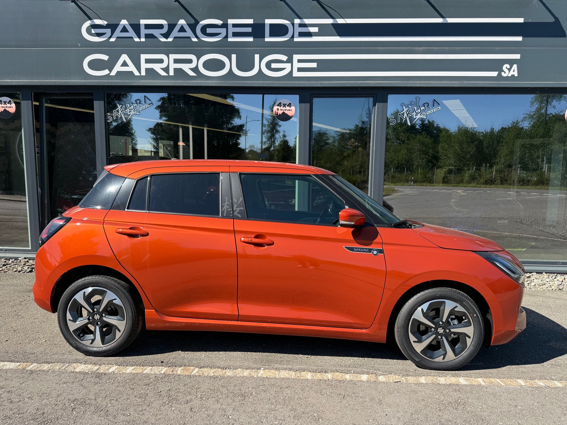 SUZUKI Swift 1.2 Sakura Top Hybrid CVT-image-6