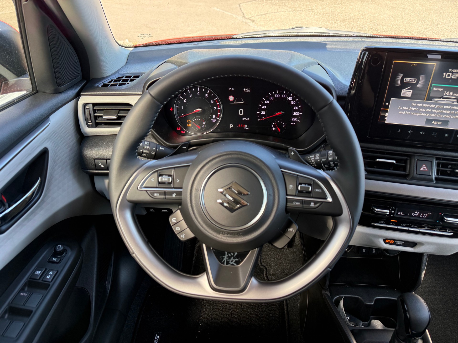 SUZUKI Swift 1.2 Sakura Top Hybrid CVT-image-10