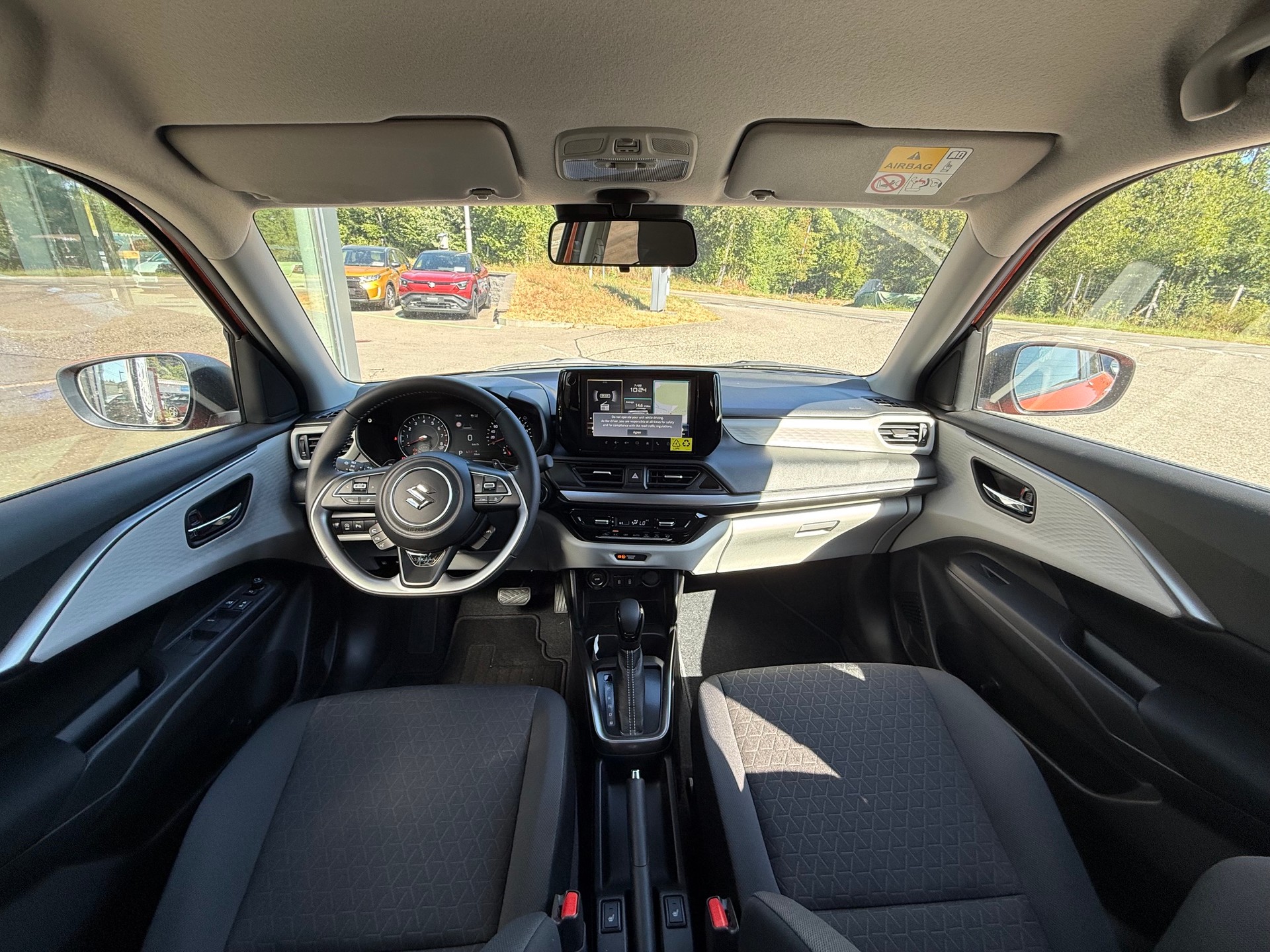 SUZUKI Swift 1.2 Sakura Top Hybrid CVT-image-9