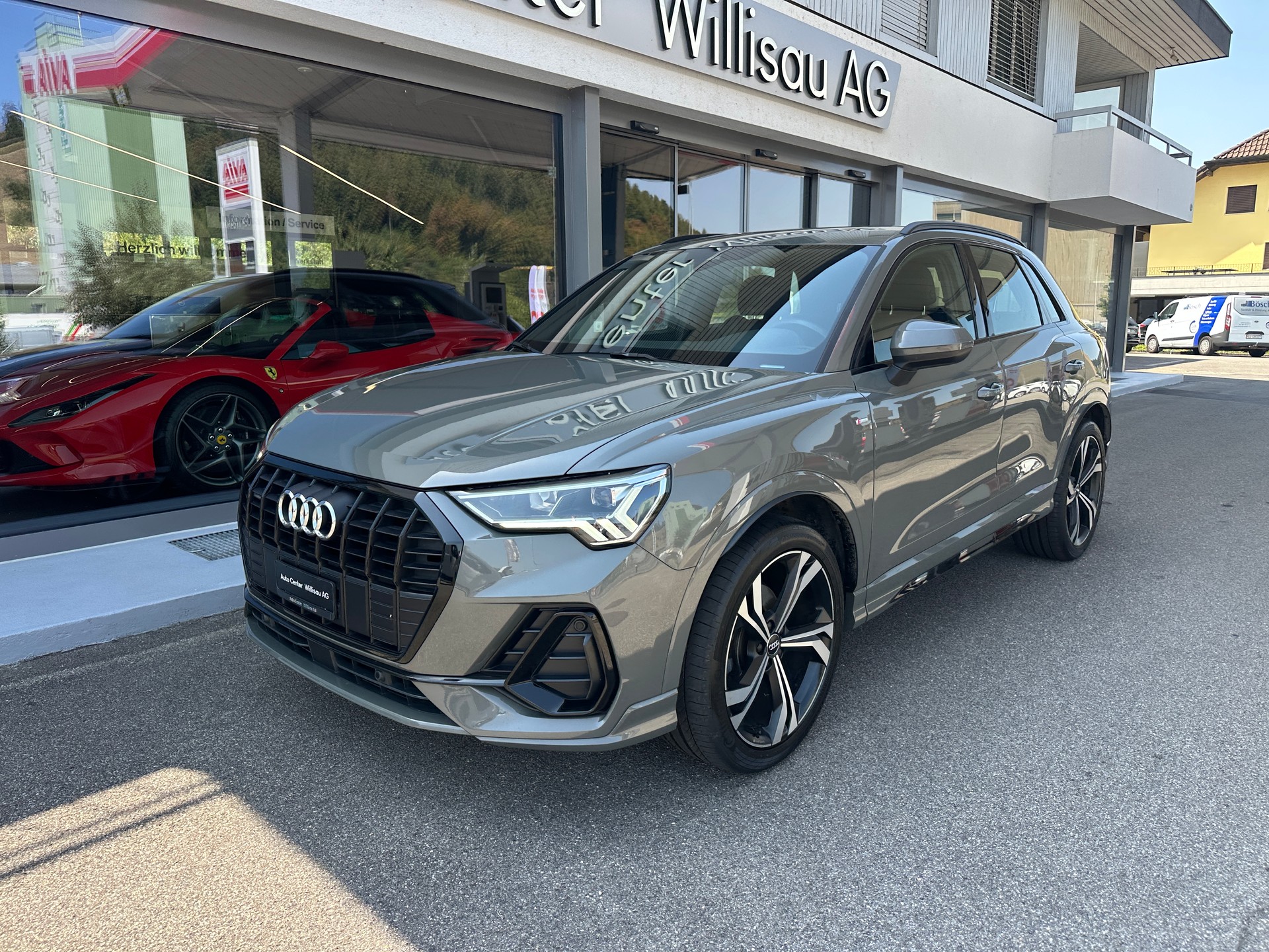 AUDI Q3 35 TDI S line quattro S-tronic-showroom-element-1