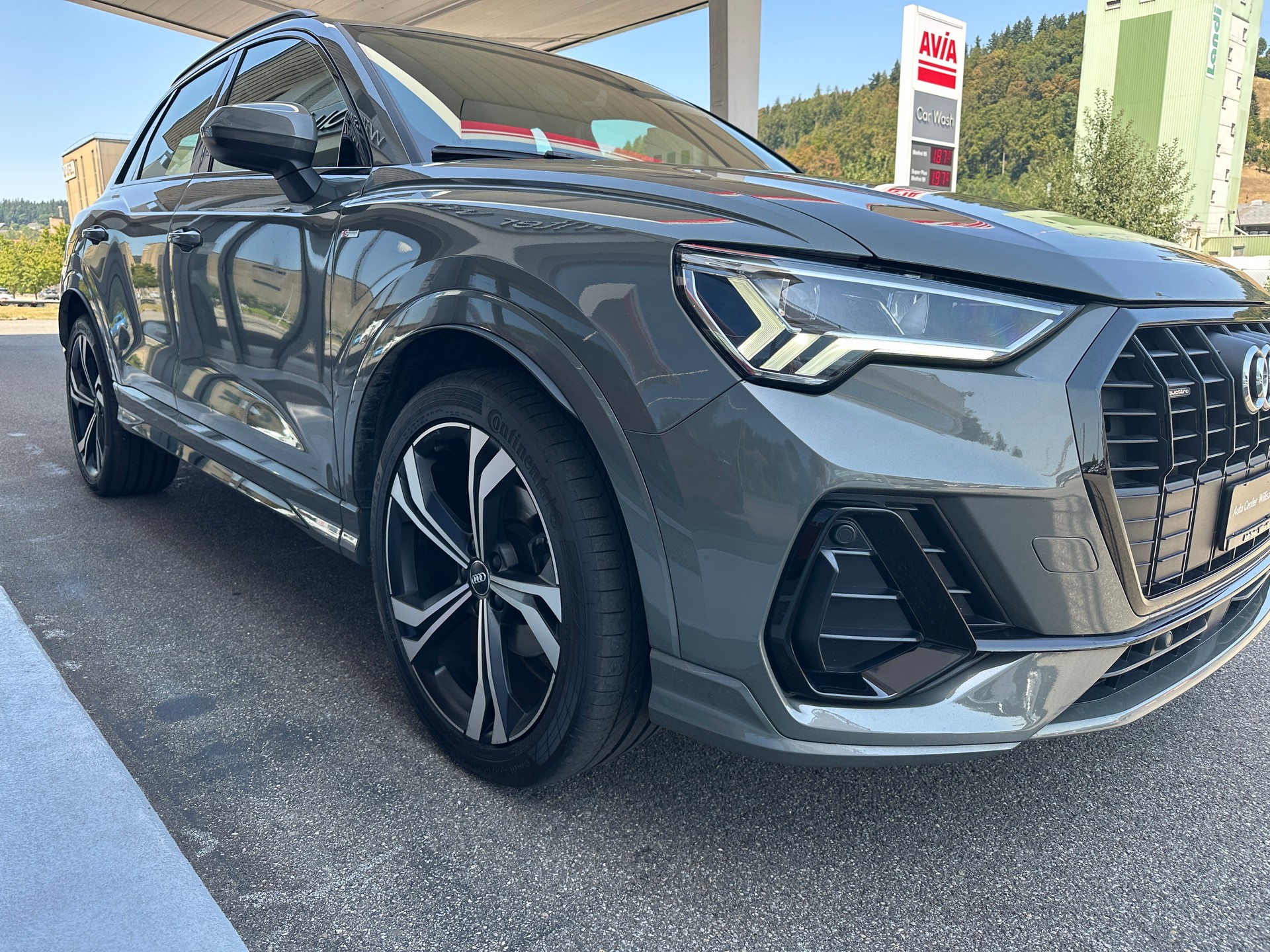 AUDI Q3 35 TDI S line quattro S-tronic-image-4