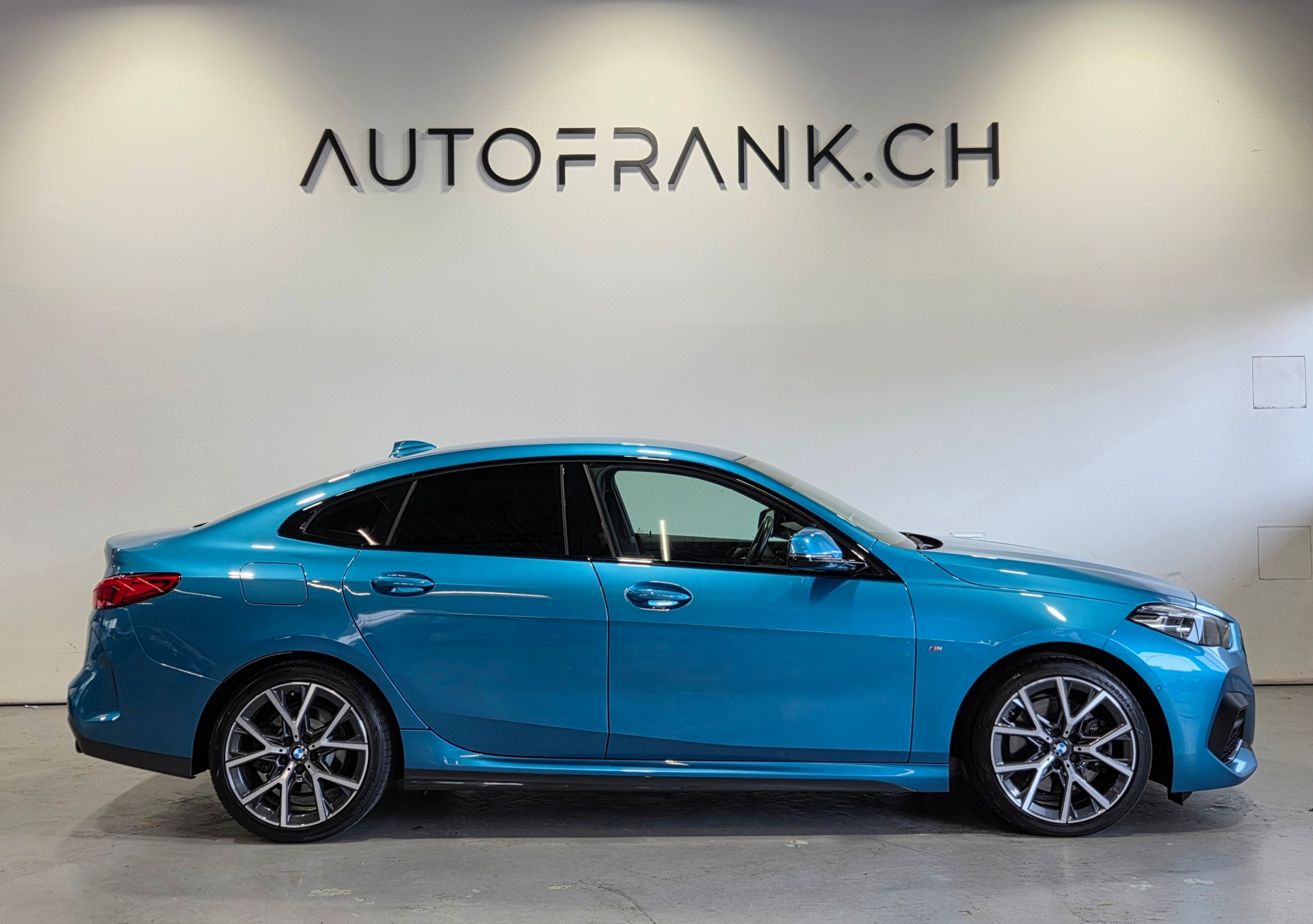BMW 220d xDrive Gran Coupé-showroom-element-1