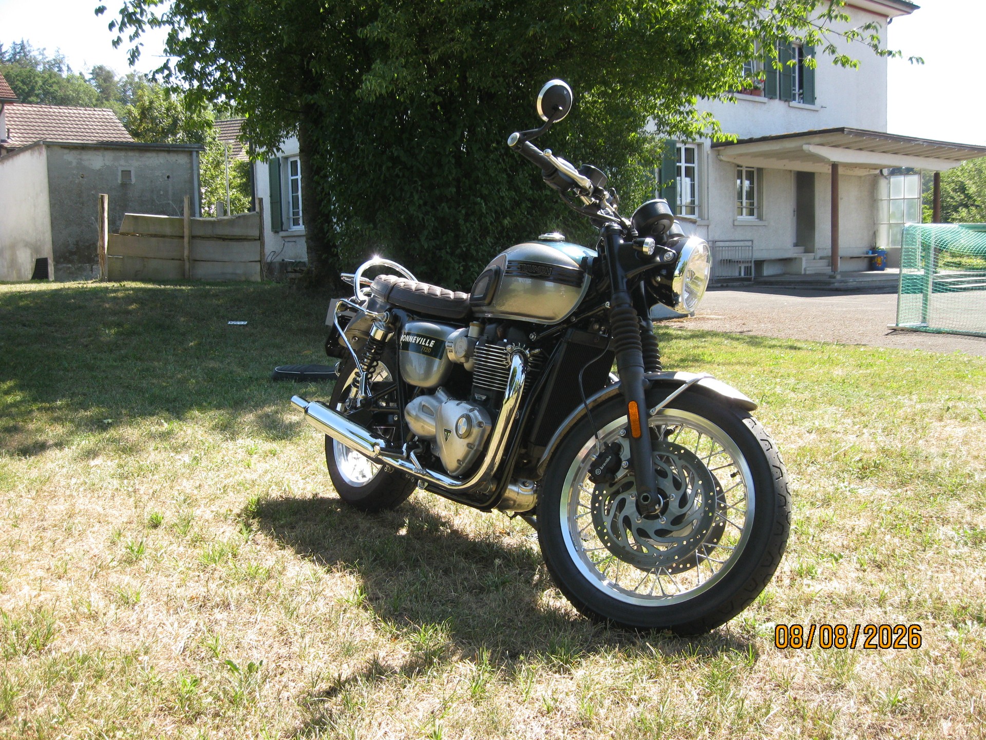 TRIUMPH Bonneville T120 Gold Line