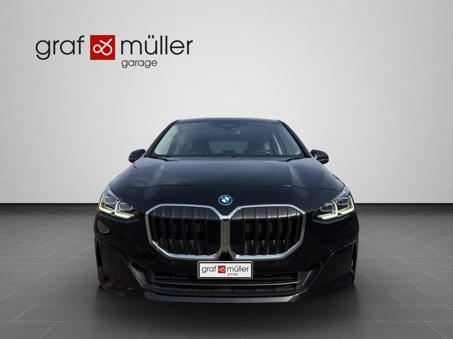 BMW 225e xDrive Active Tourer-showroom-element-2