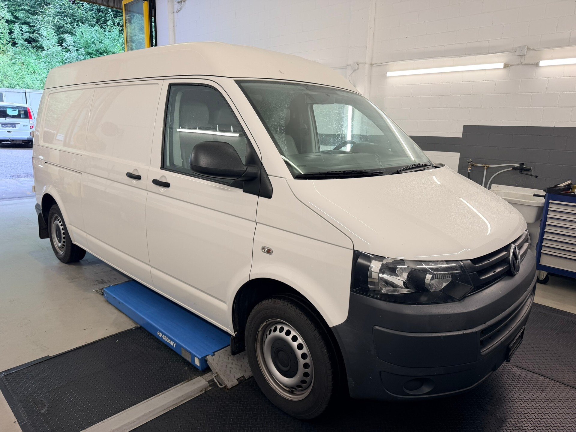 VW T5 2.0 TDI DSG-showroom-element-2