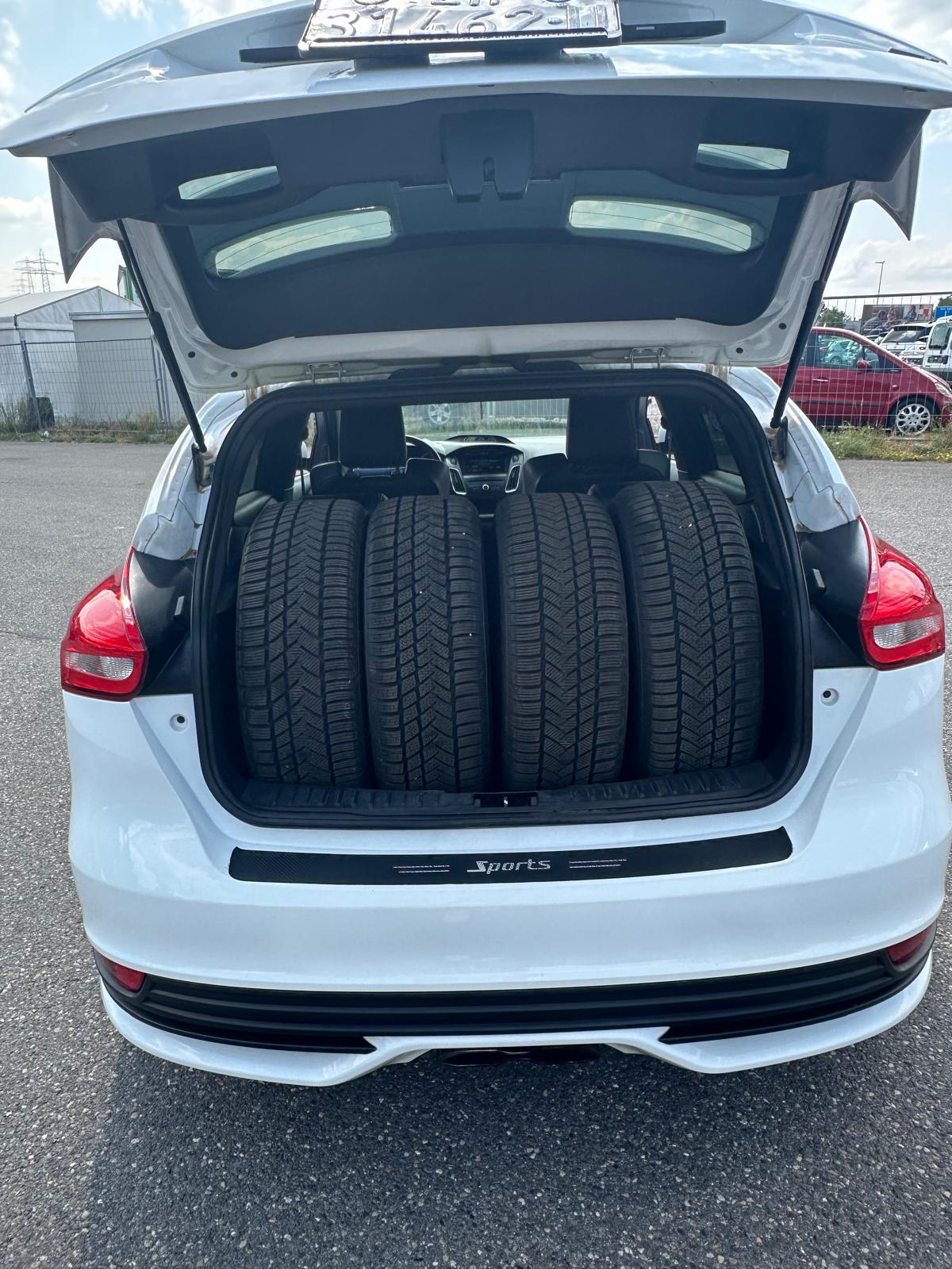FORD Focus 2.0 SCTi ST-image-1