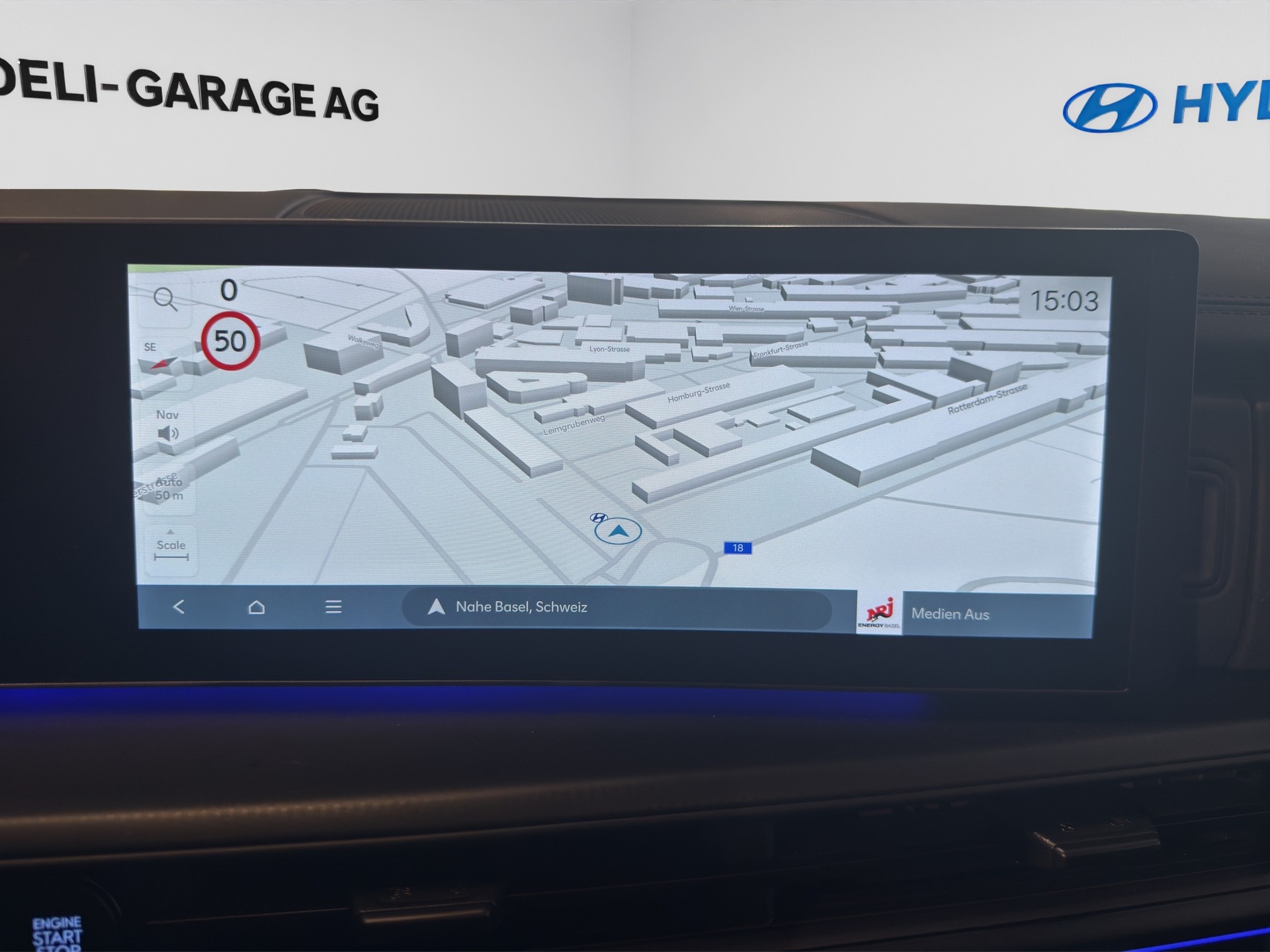 HYUNDAI Santa Fe 1.6 T-GDi HEV Calligraphy Swiss Ed. 4WD Automatic-image-15