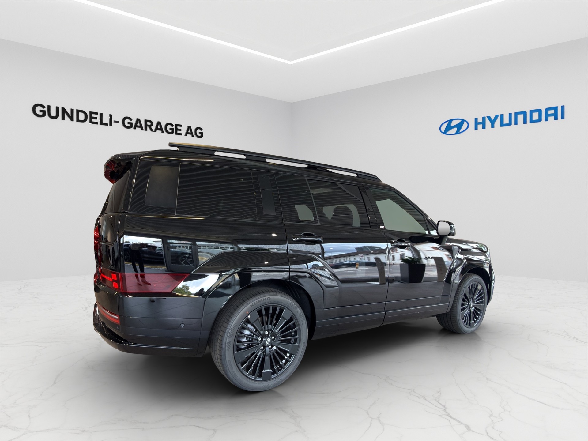 HYUNDAI Santa Fe 1.6 T-GDi HEV Calligraphy Swiss Ed. 4WD Automatic-image-5