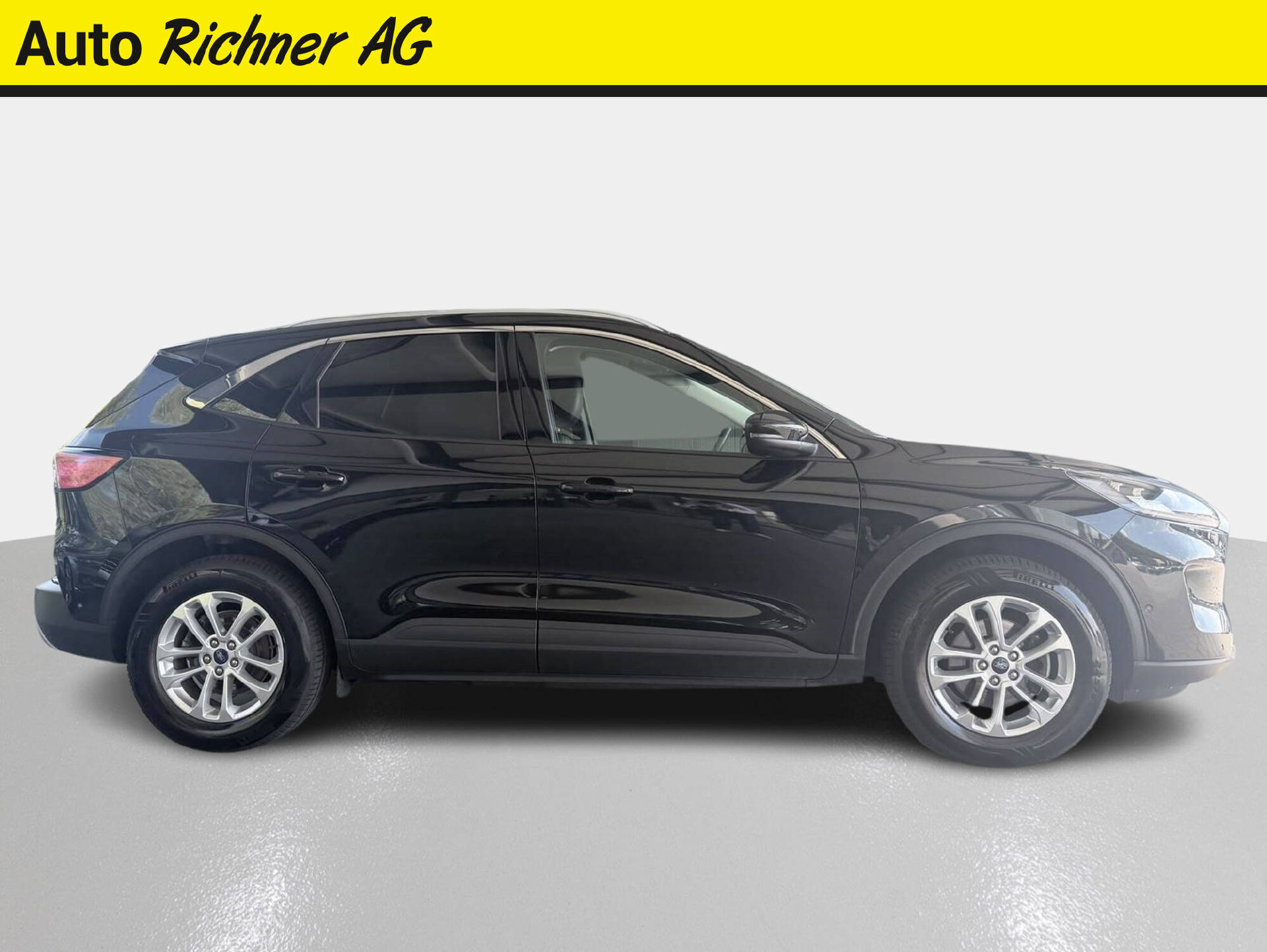 FORD Kuga 2.5 Hybrid Titanium X 4x4-showroom-element-2