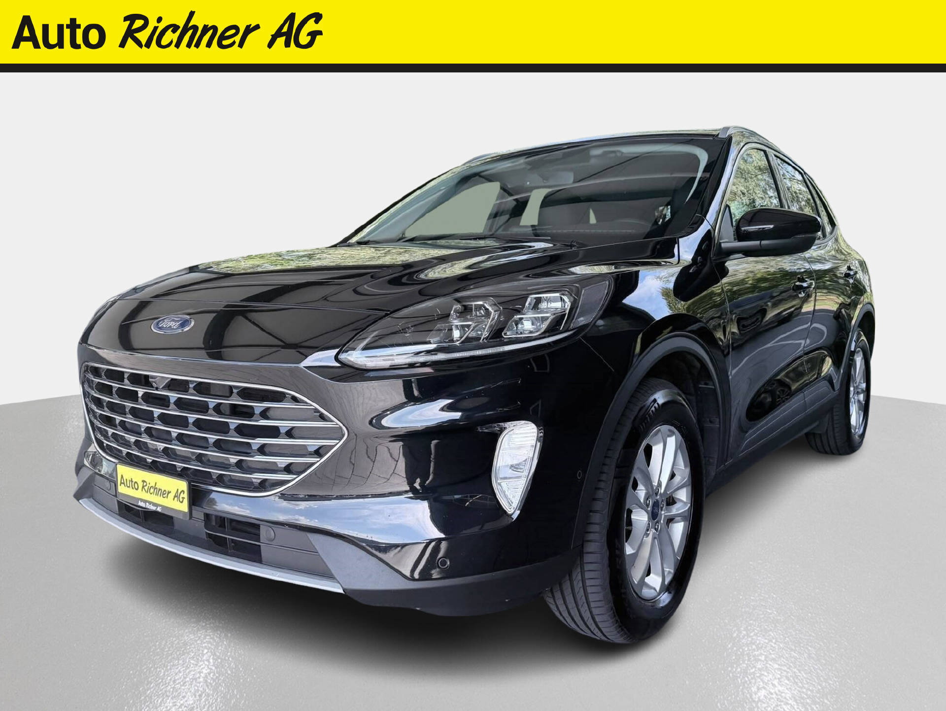 FORD Kuga 2.5 Hybrid Titanium X 4x4-showroom-element-1